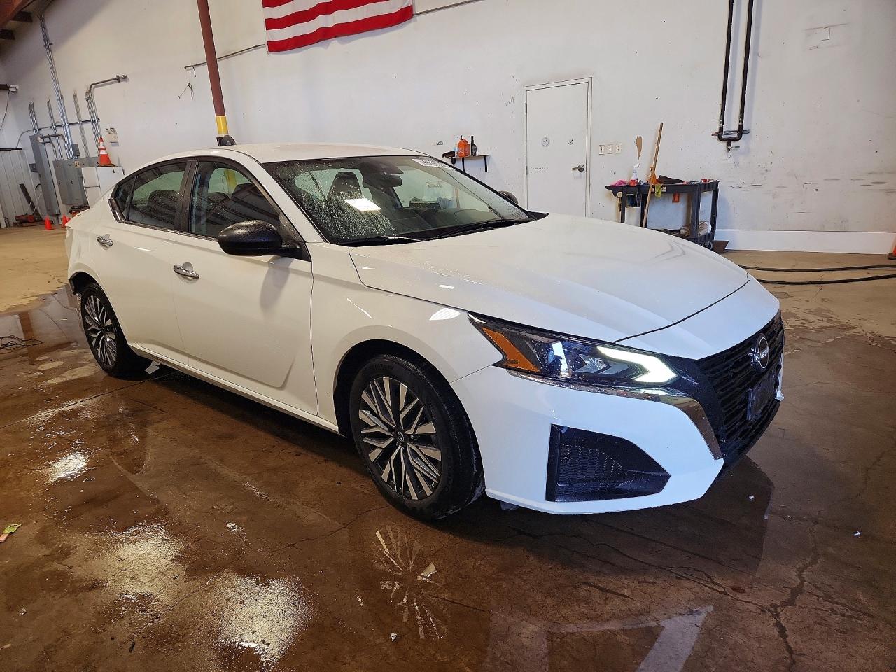 2025 NISSAN Altima — VIN 1N4BL4DVXSN377928 — photo 4