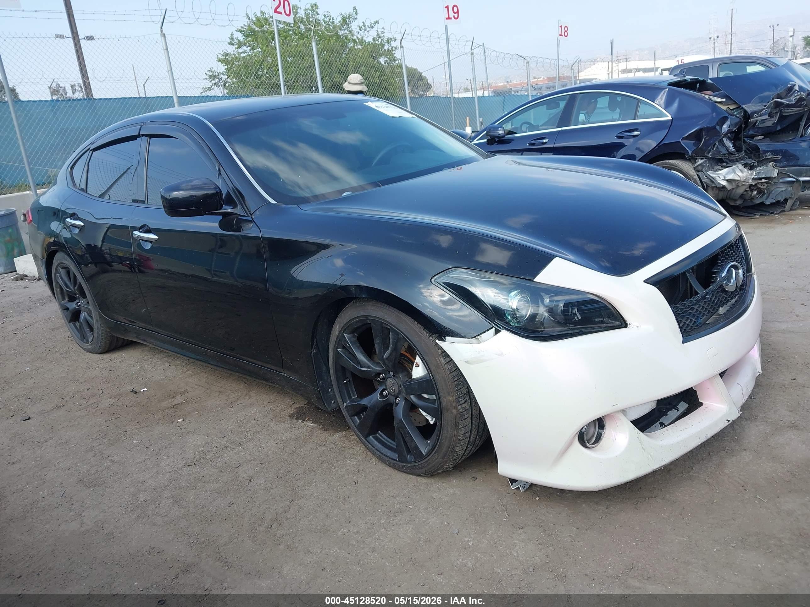 2011 INFINITI M — VIN JN1BY1AP0BM326592 — photo 1 of 15
