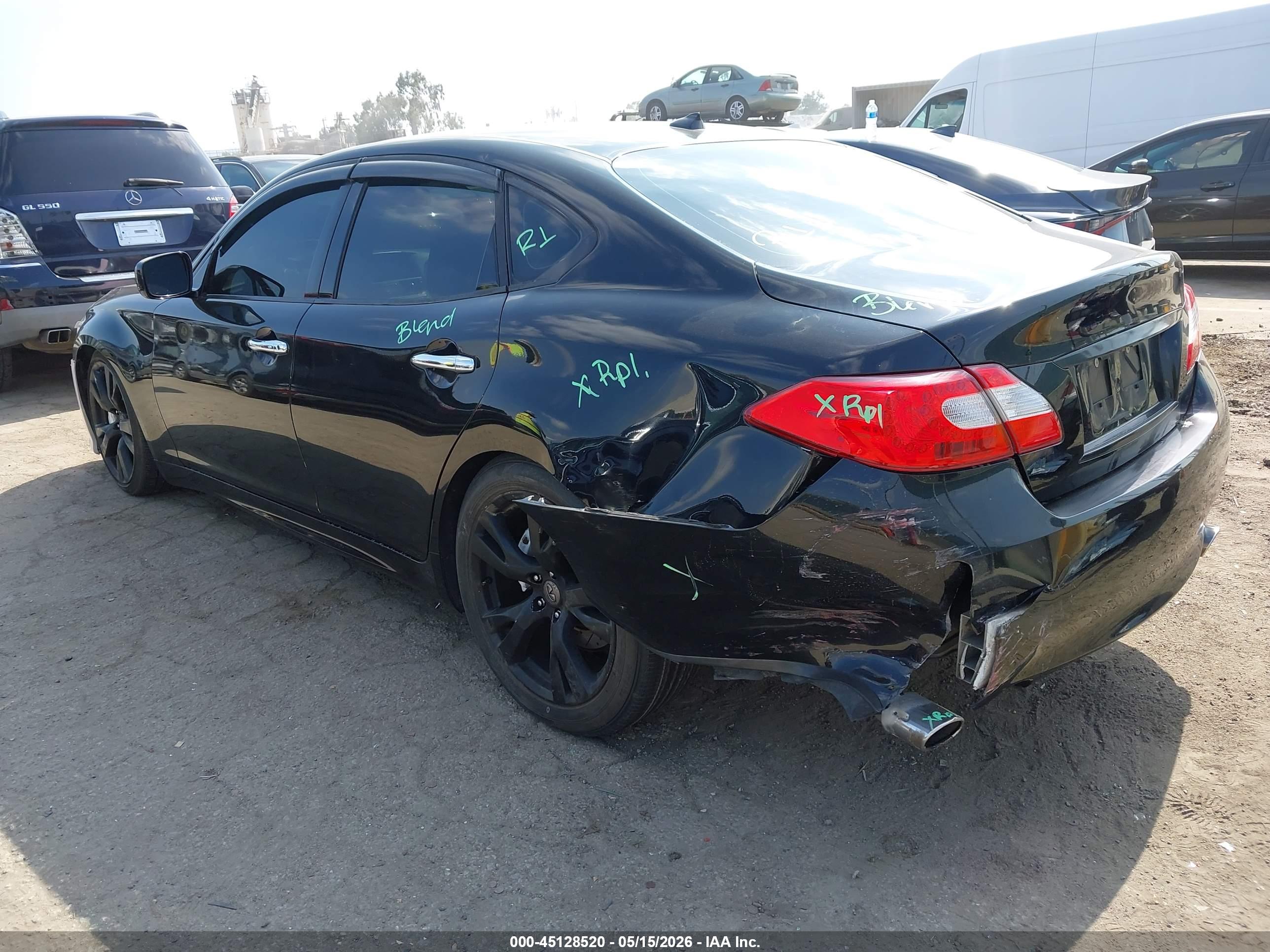 2011 INFINITI M — VIN JN1BY1AP0BM326592 — photo 3