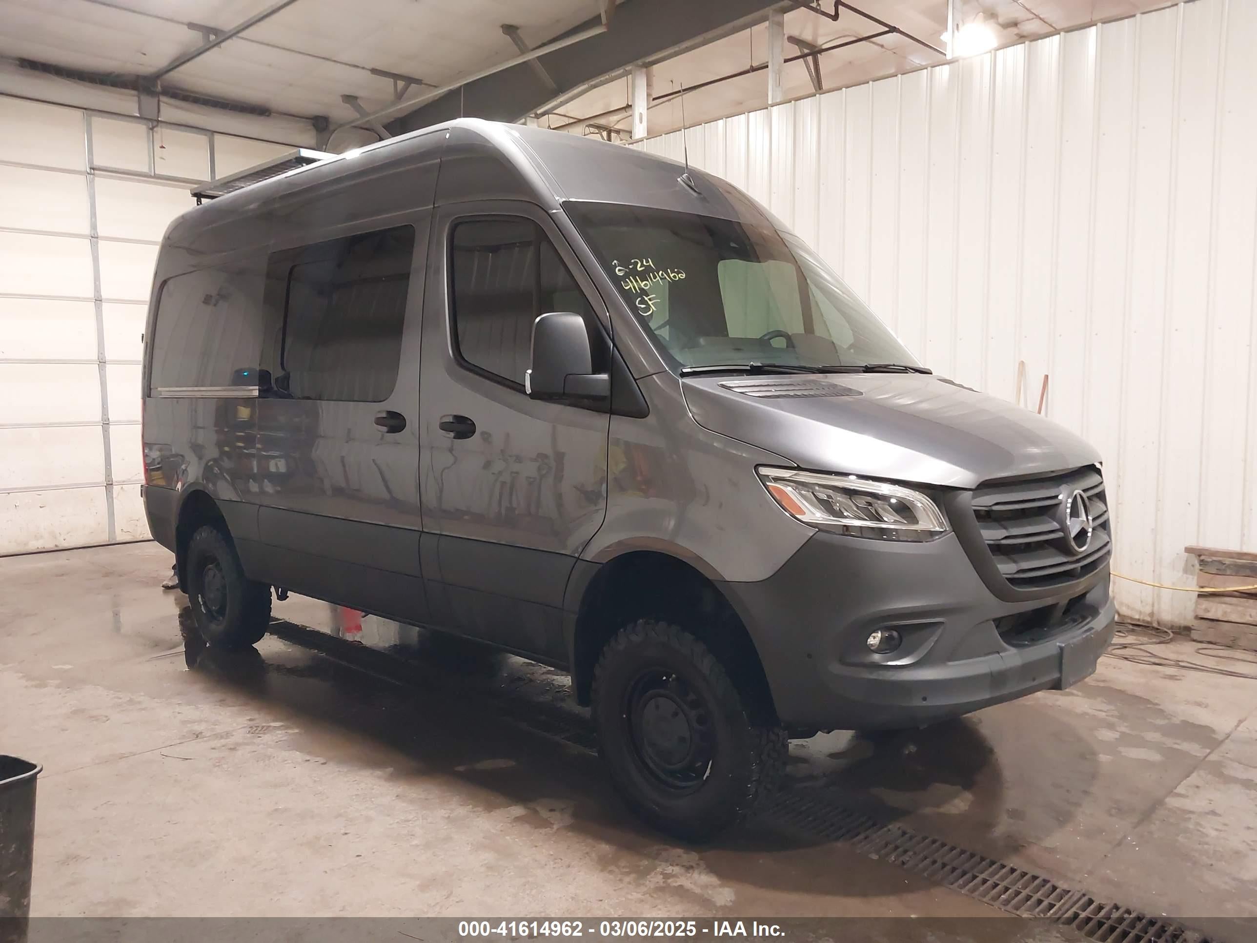 2023 MERCEDES-BENZ Sprinter — VIN W1Y4NBVY7PT155260 — photo 1 of 11