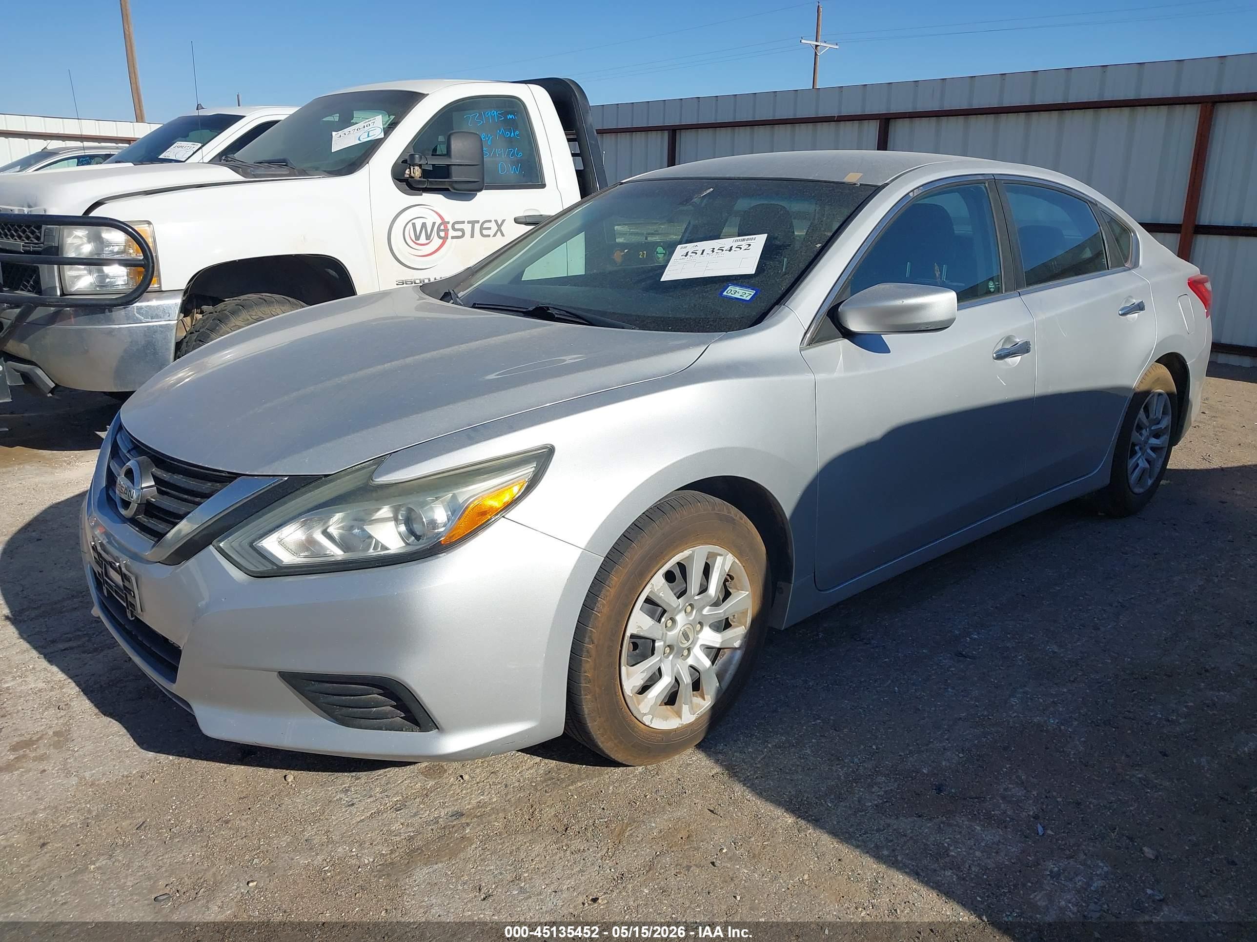2016 NISSAN Altima — VIN 1N4AL3AP1GC137441 — photo 2