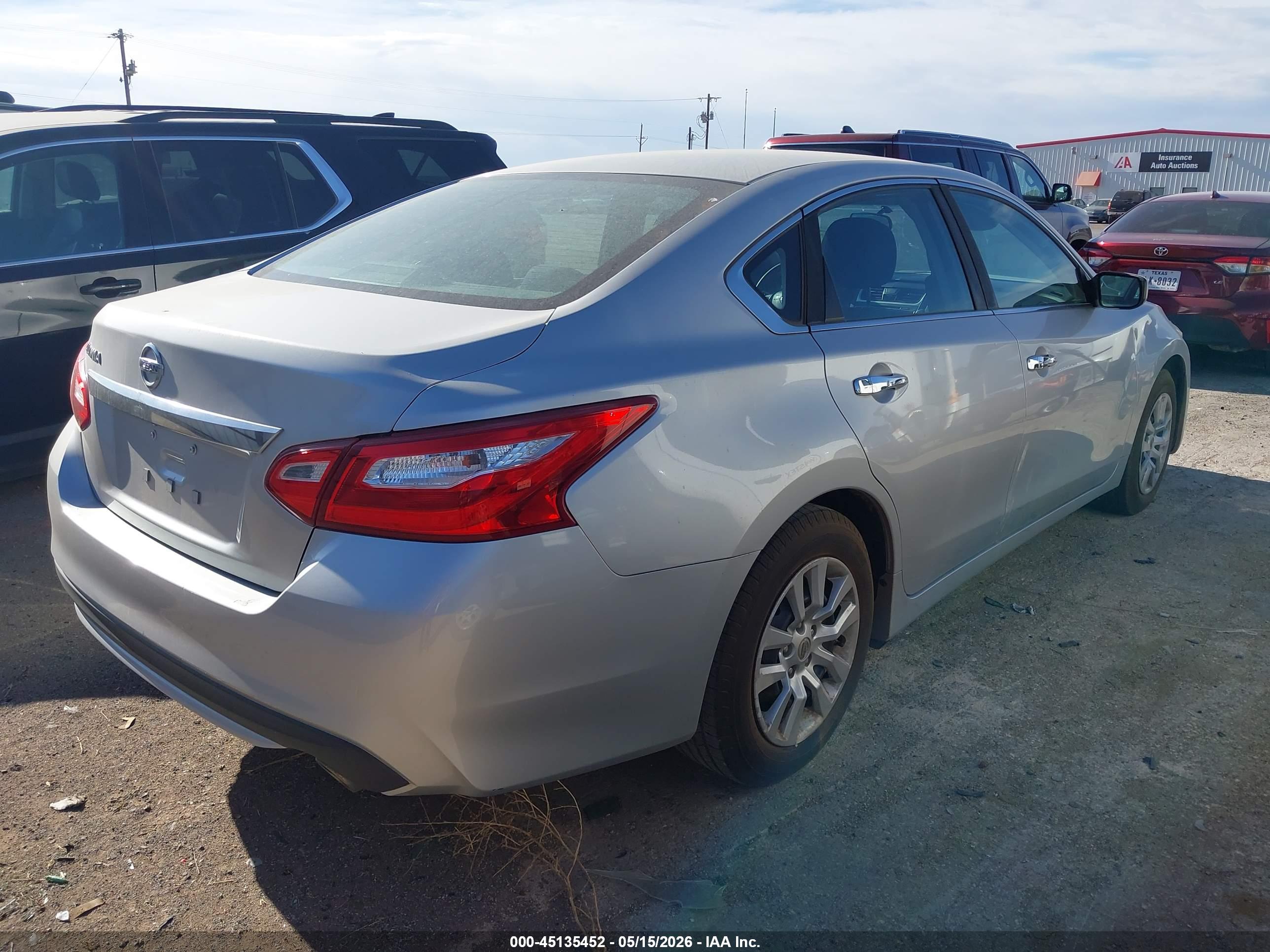 2016 NISSAN Altima — VIN 1N4AL3AP1GC137441 — photo 4