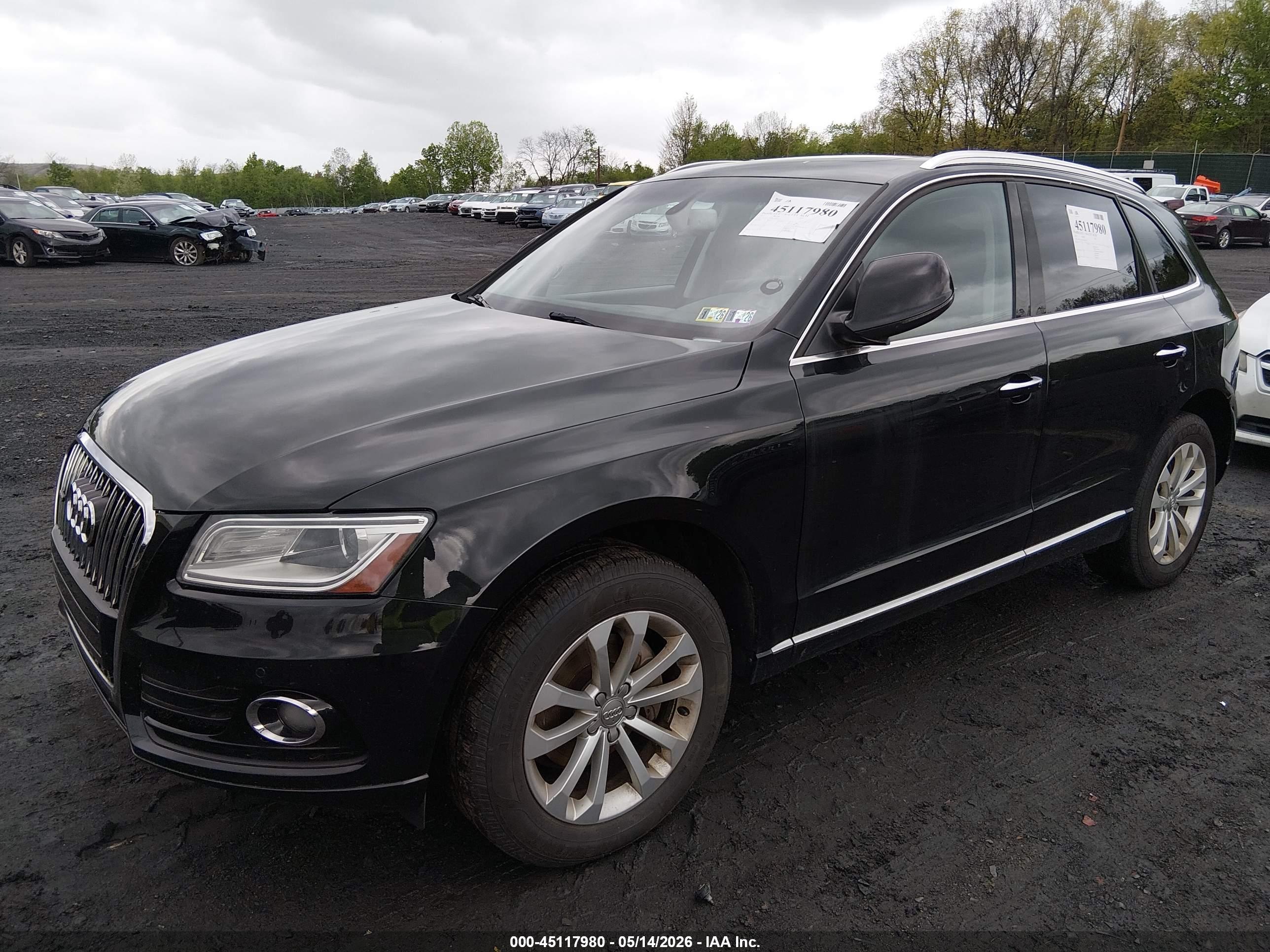 2015 AUDI Q5 — VIN WA1LFAFP4FA045476 — photo 2