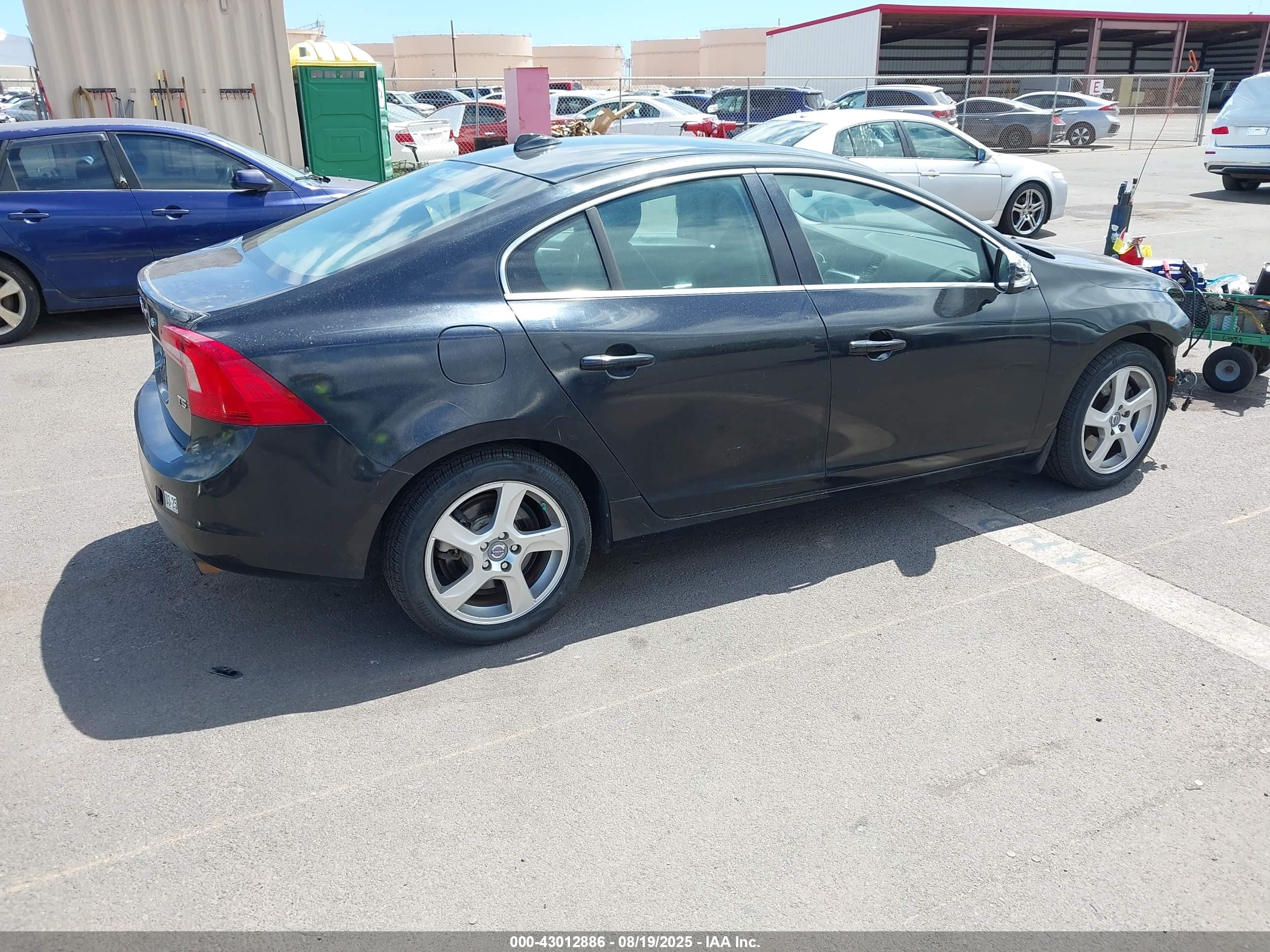 2012 VOLVO S60 — VIN YV1622FS5C2106259 — photo 4