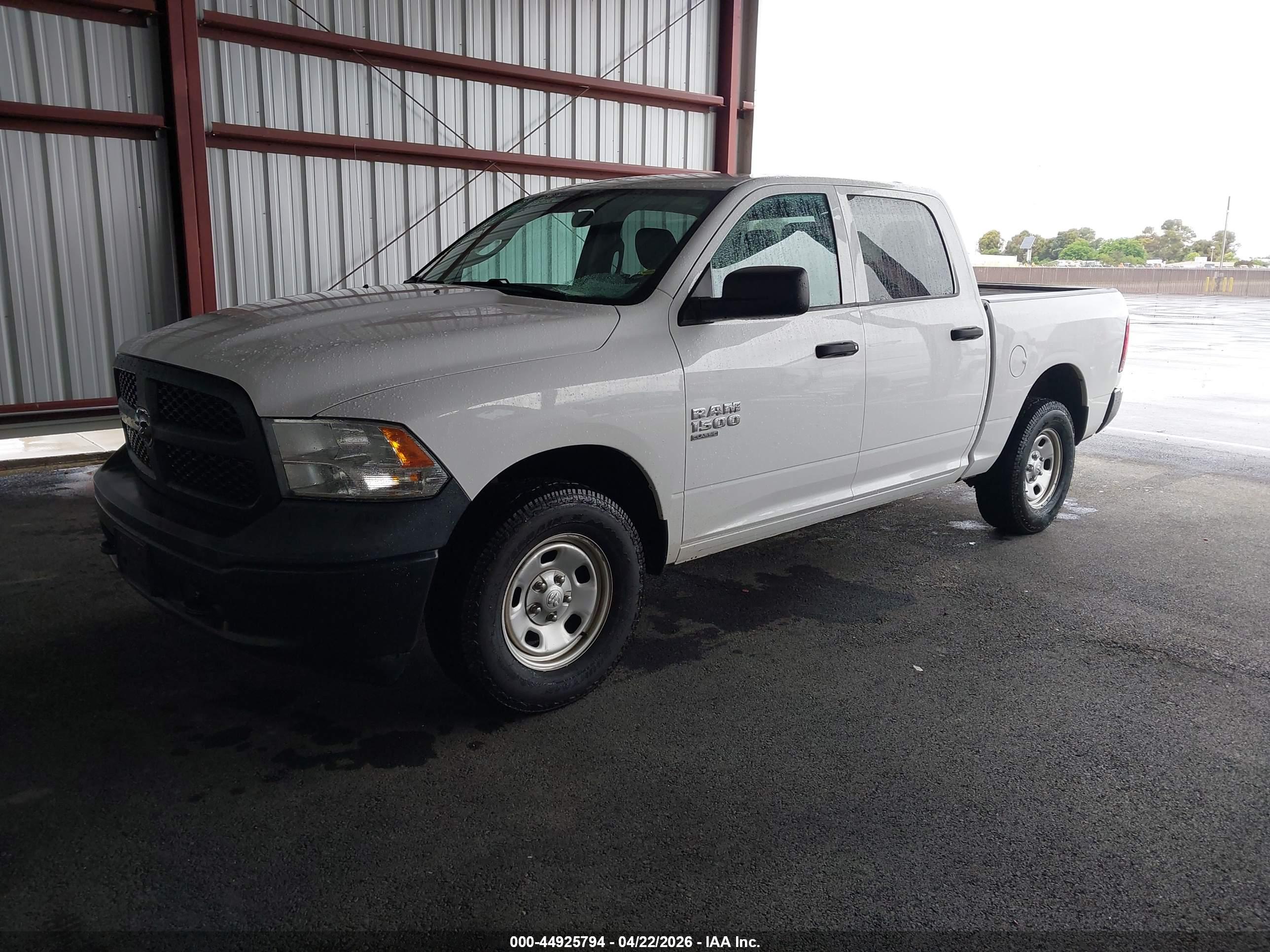 2019 RAM 1500 — VIN 1C6RR7KG8KS679109 — photo 2