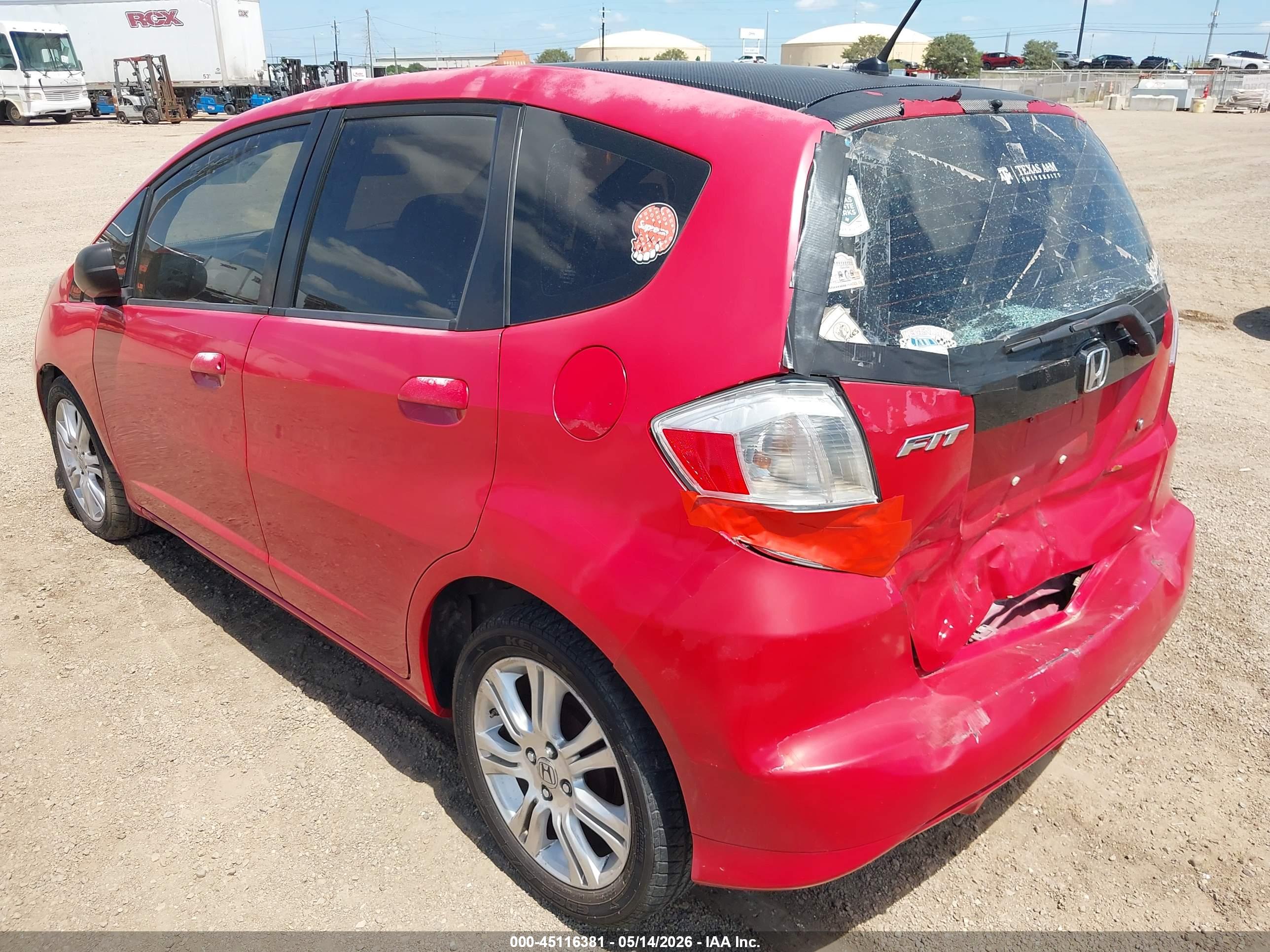 2010 HONDA Fit — VIN JHMGE8H27AC010754 — photo 3