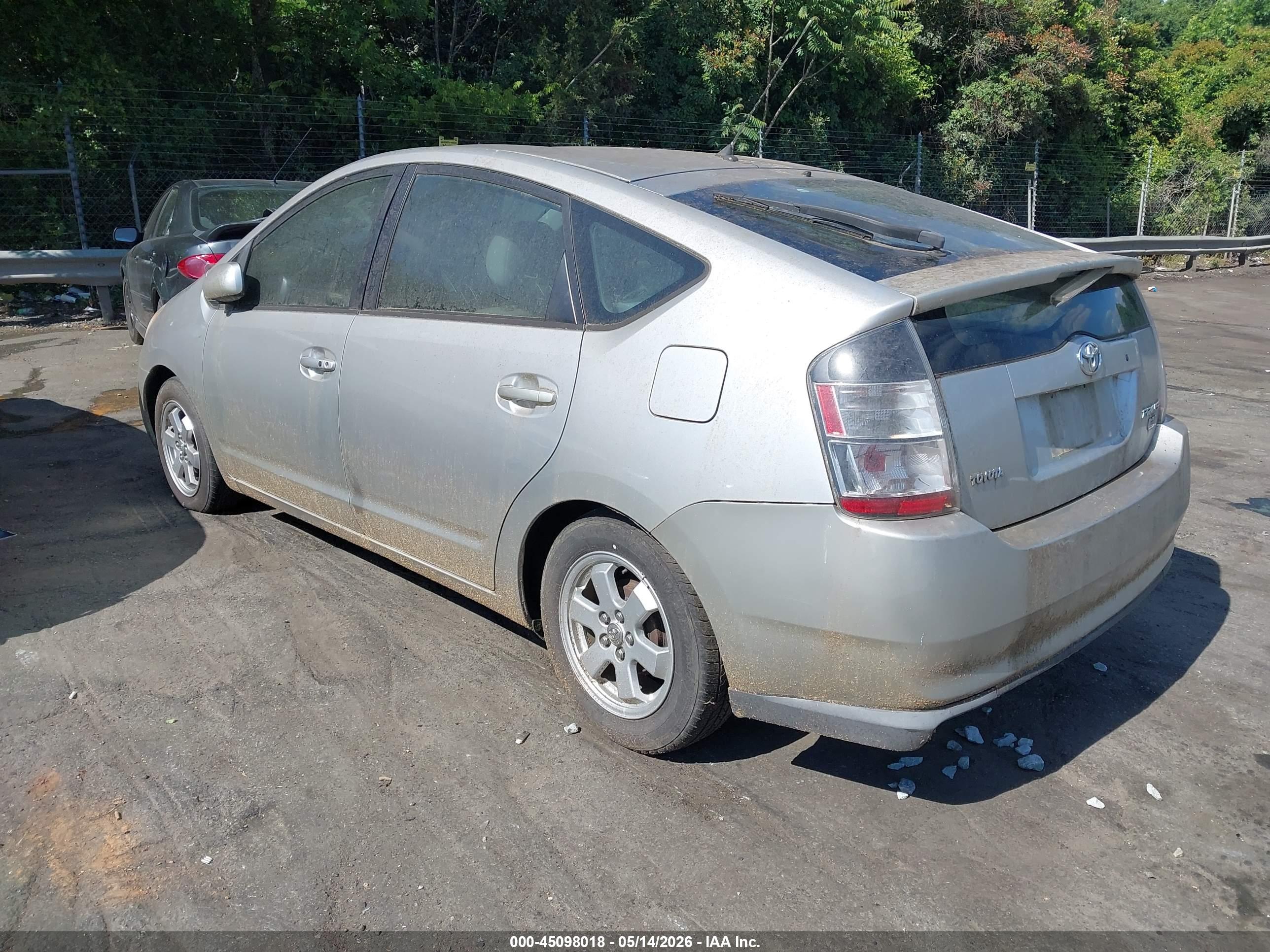 2005 TOYOTA Prius — VIN JTDKB20U357038466 — photo 3