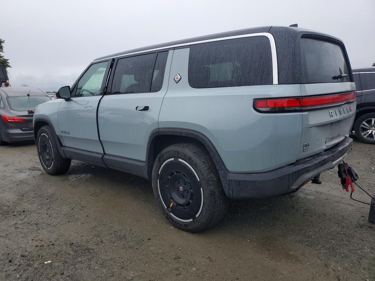 2025 RIVIAN R1S — VIN 7PDSGBBA0SN051681 — photo 2