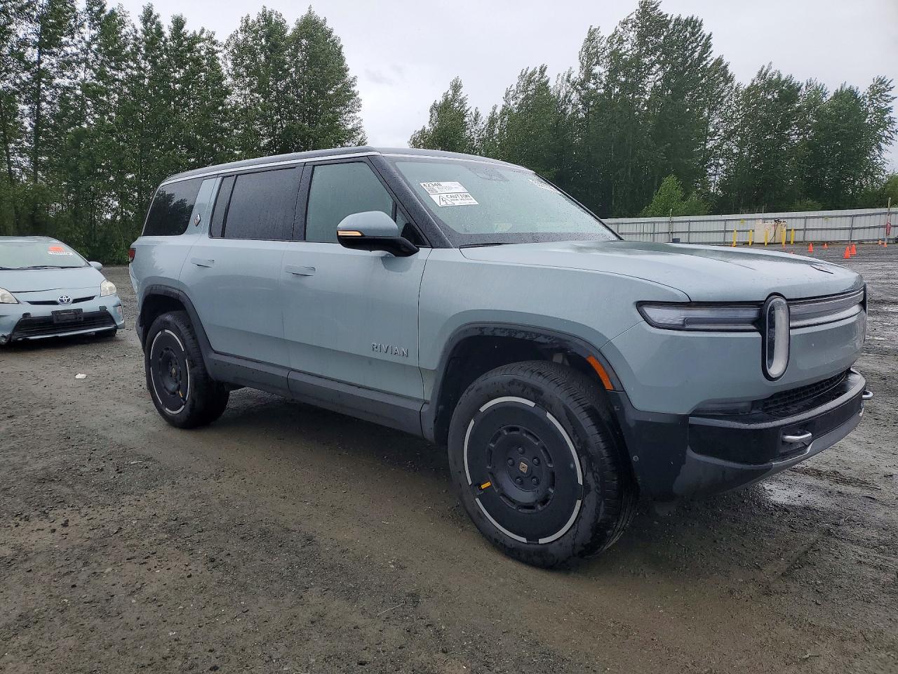 2025 RIVIAN R1S — VIN 7PDSGBBA0SN051681 — photo 4