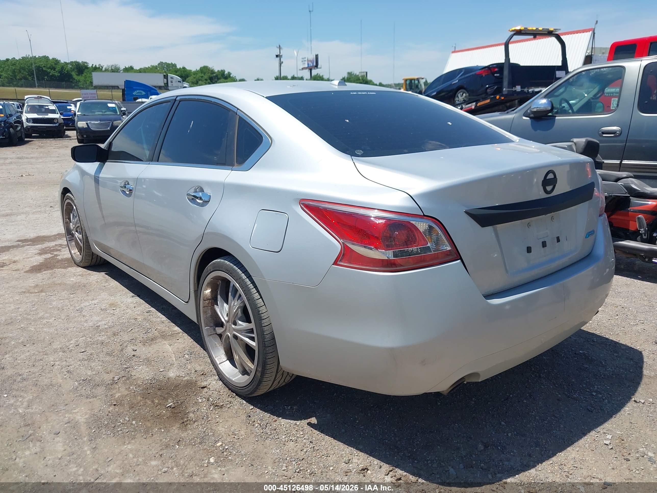 2013 NISSAN Altima — VIN 1N4AL3AP5DN465493 — photo 3