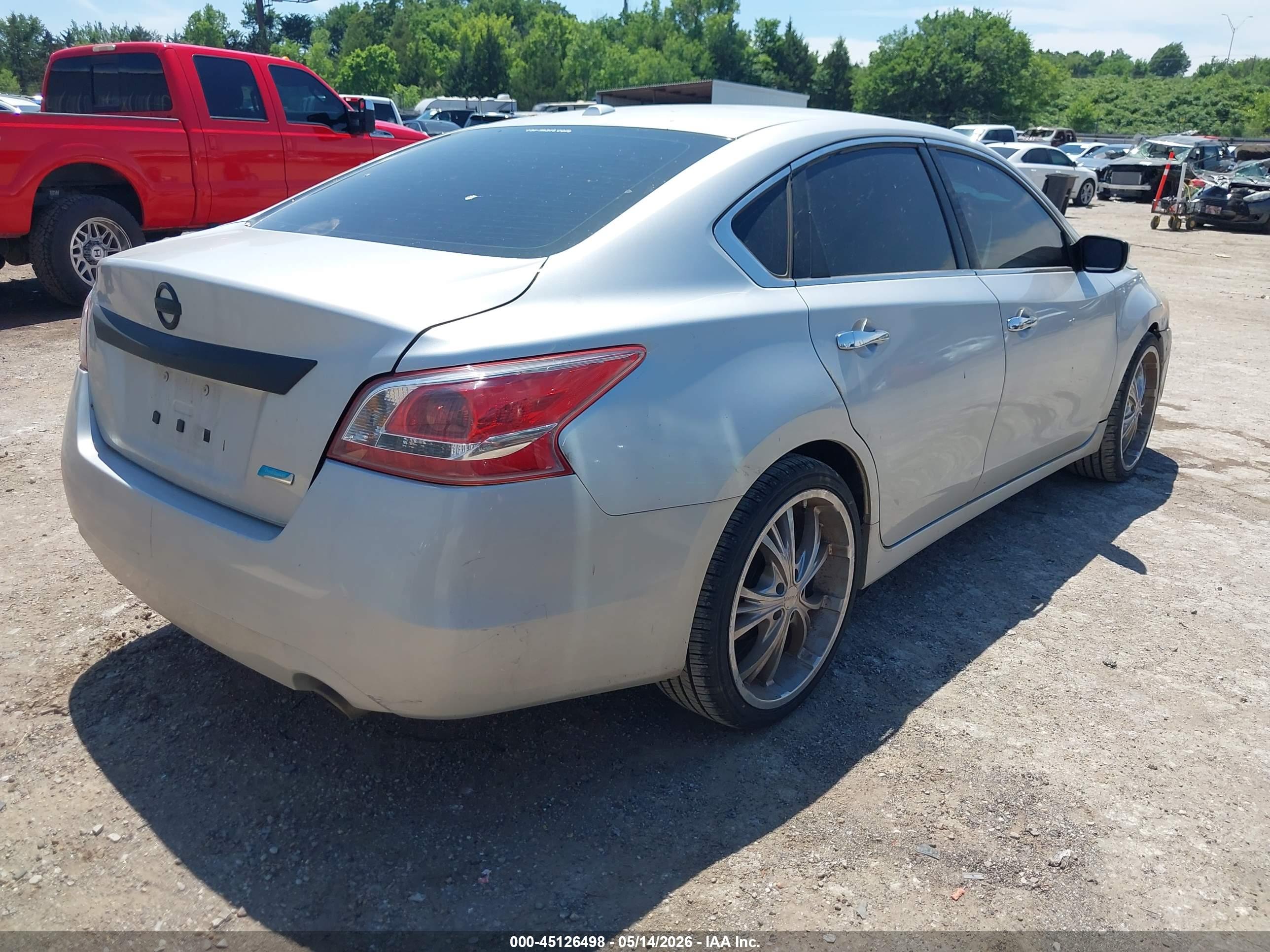 2013 NISSAN Altima — VIN 1N4AL3AP5DN465493 — photo 4