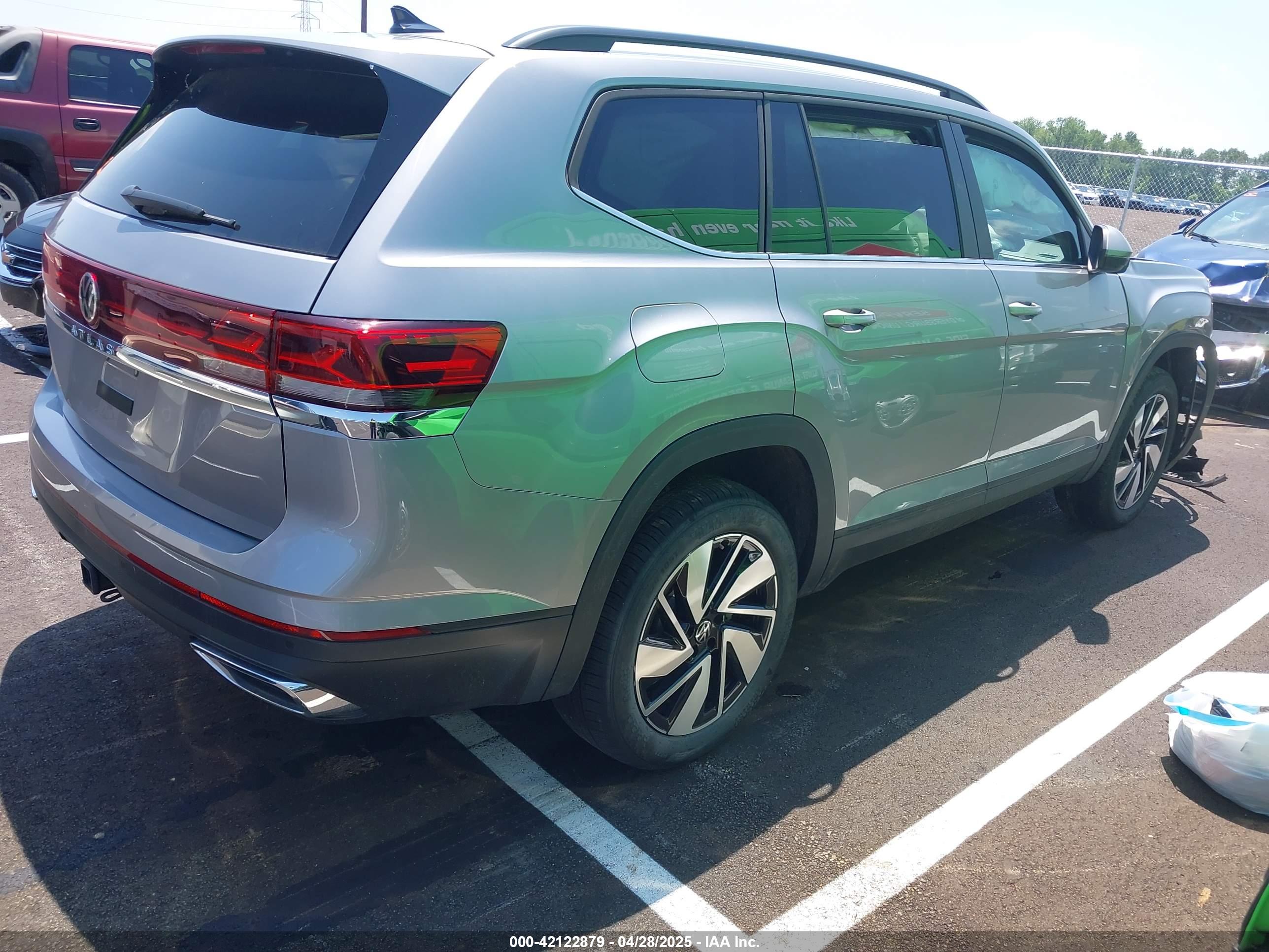 2025 VOLKSWAGEN Atlas — VIN 1V2WR2CA4SC509329 — photo 4