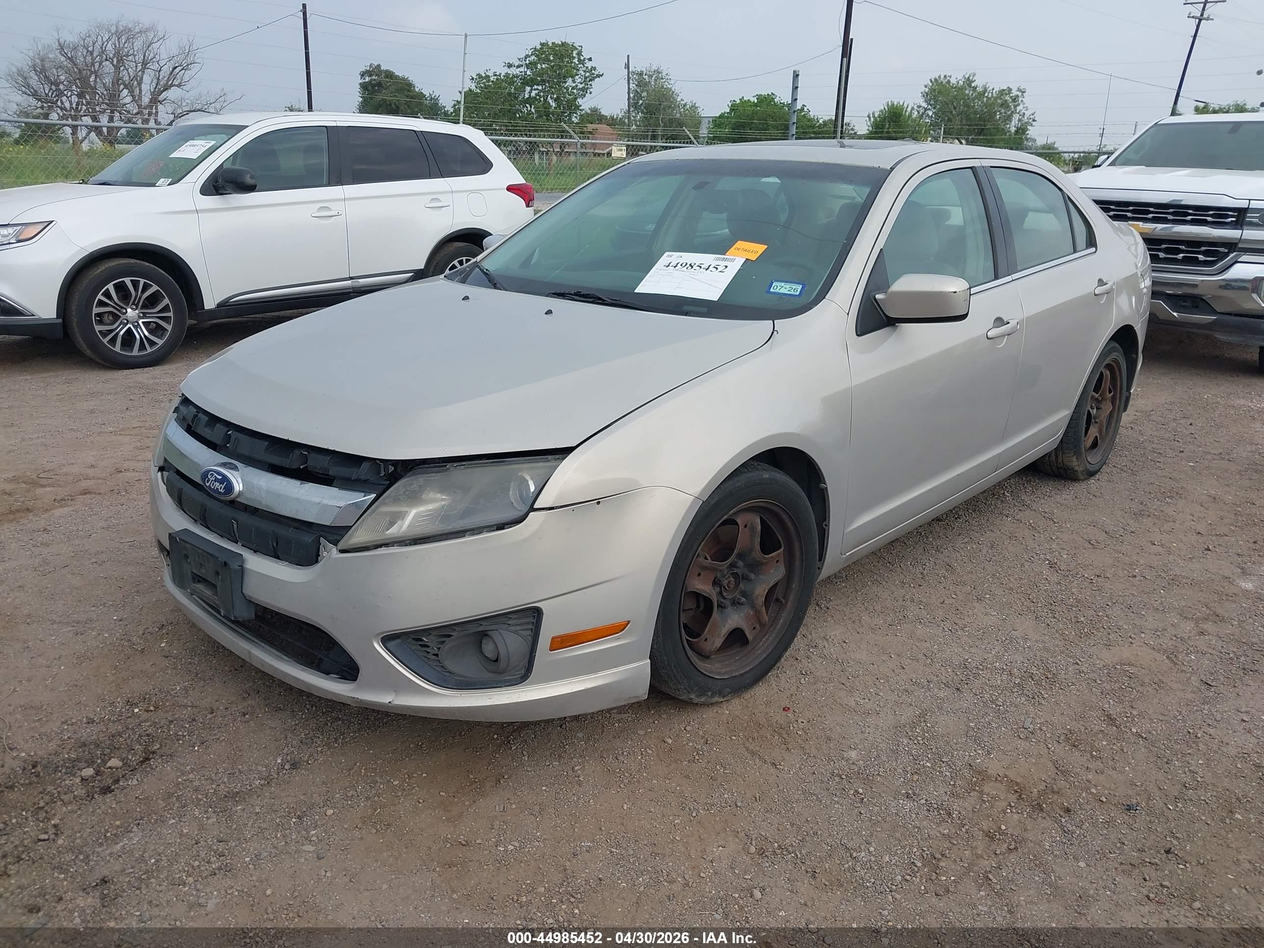 2010 FORD Fusion — VIN 3FAHP0HA2AR338681 — photo 2
