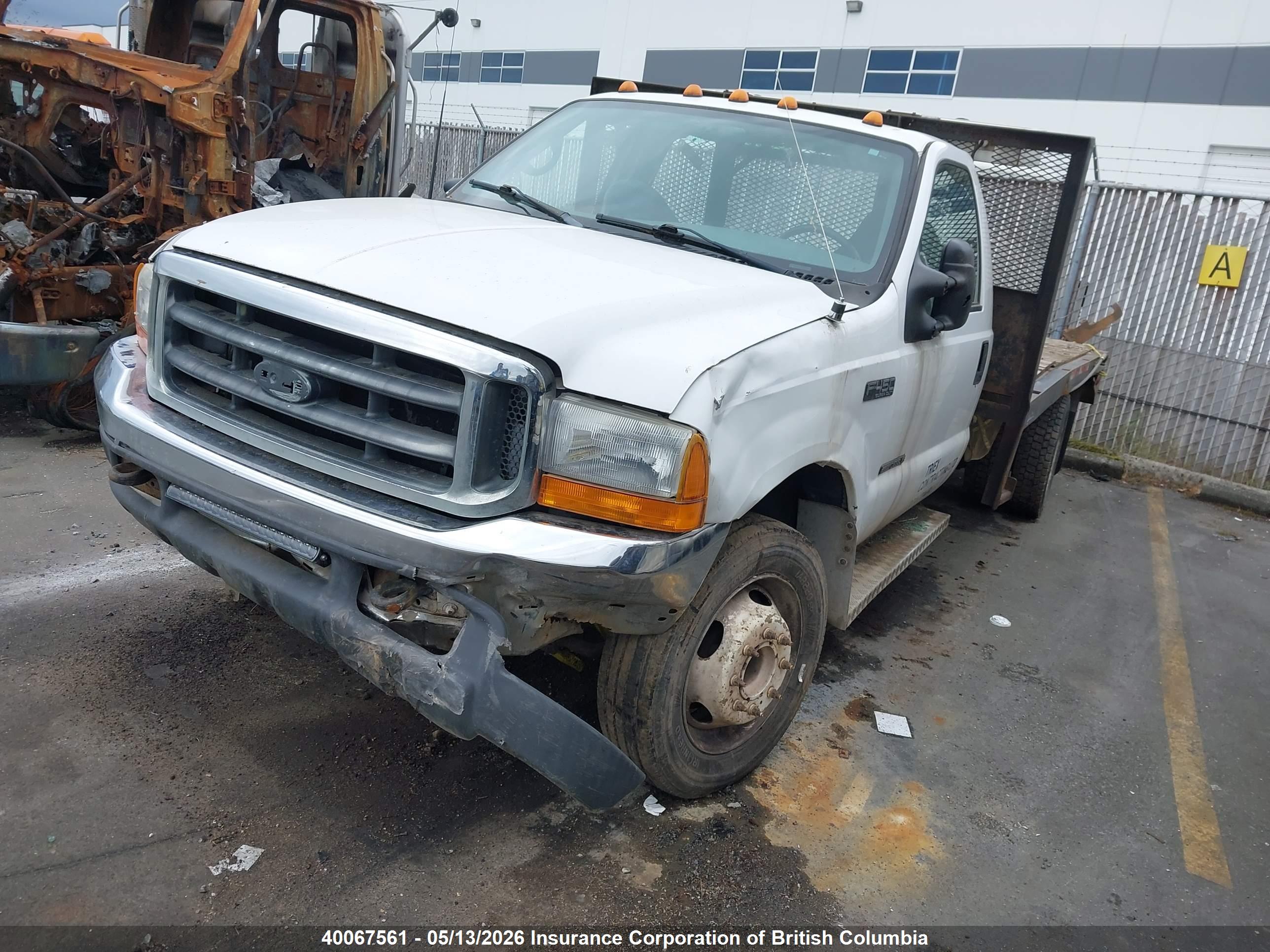 2000 FORD F450 — VIN 1FDXF46F5YEA98968 — photo 2