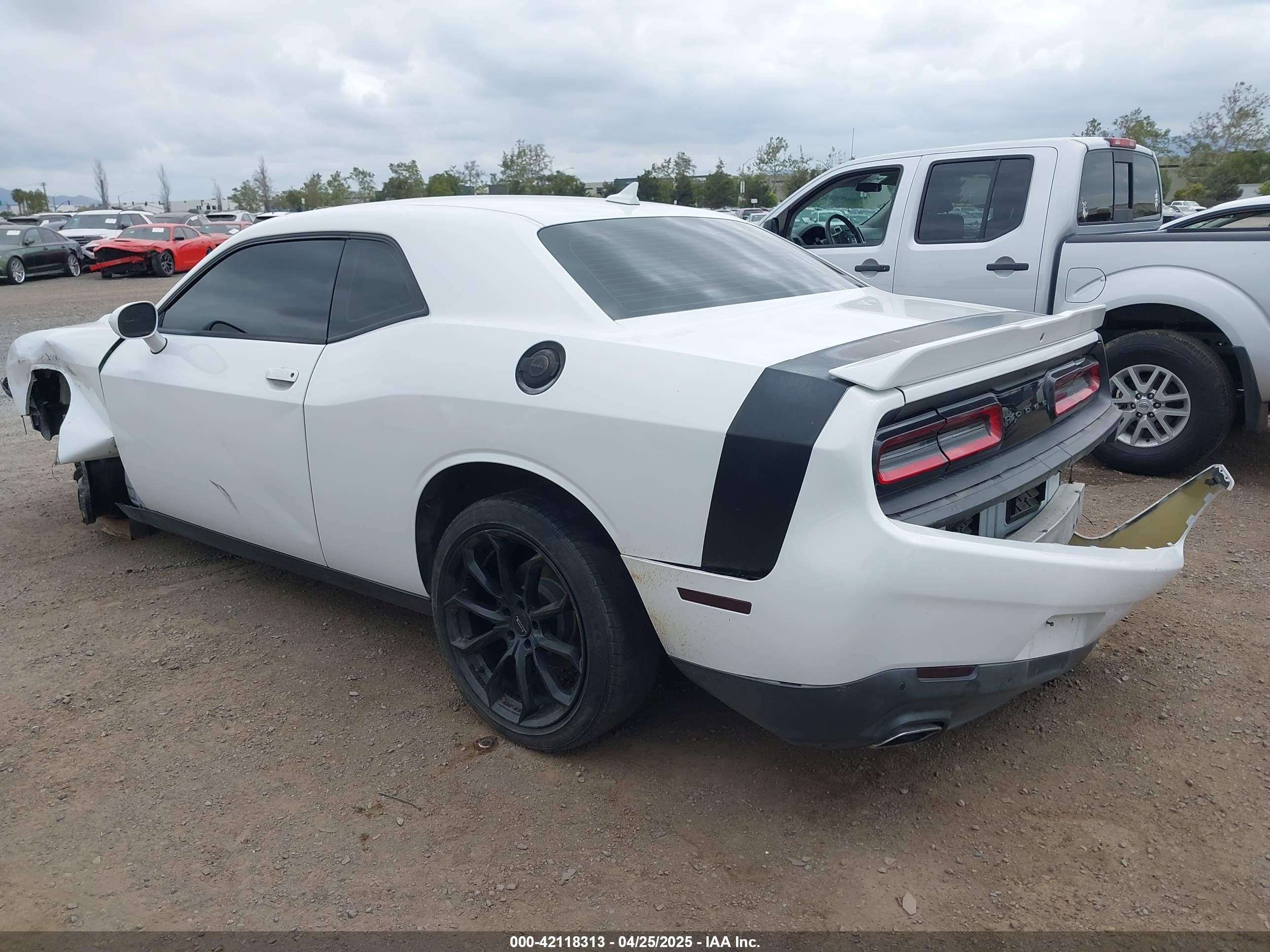 2018 DODGE Challenger — VIN 2C3CDZAG3JH229730 — photo 3