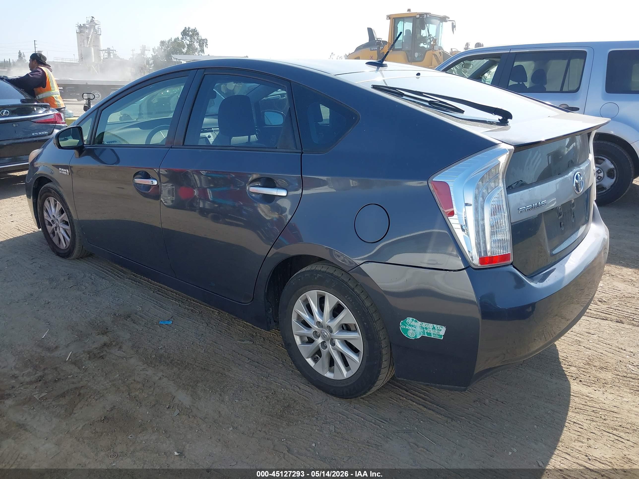 2013 TOYOTA Prius — VIN JTDKN3DP0D3045754 — photo 3