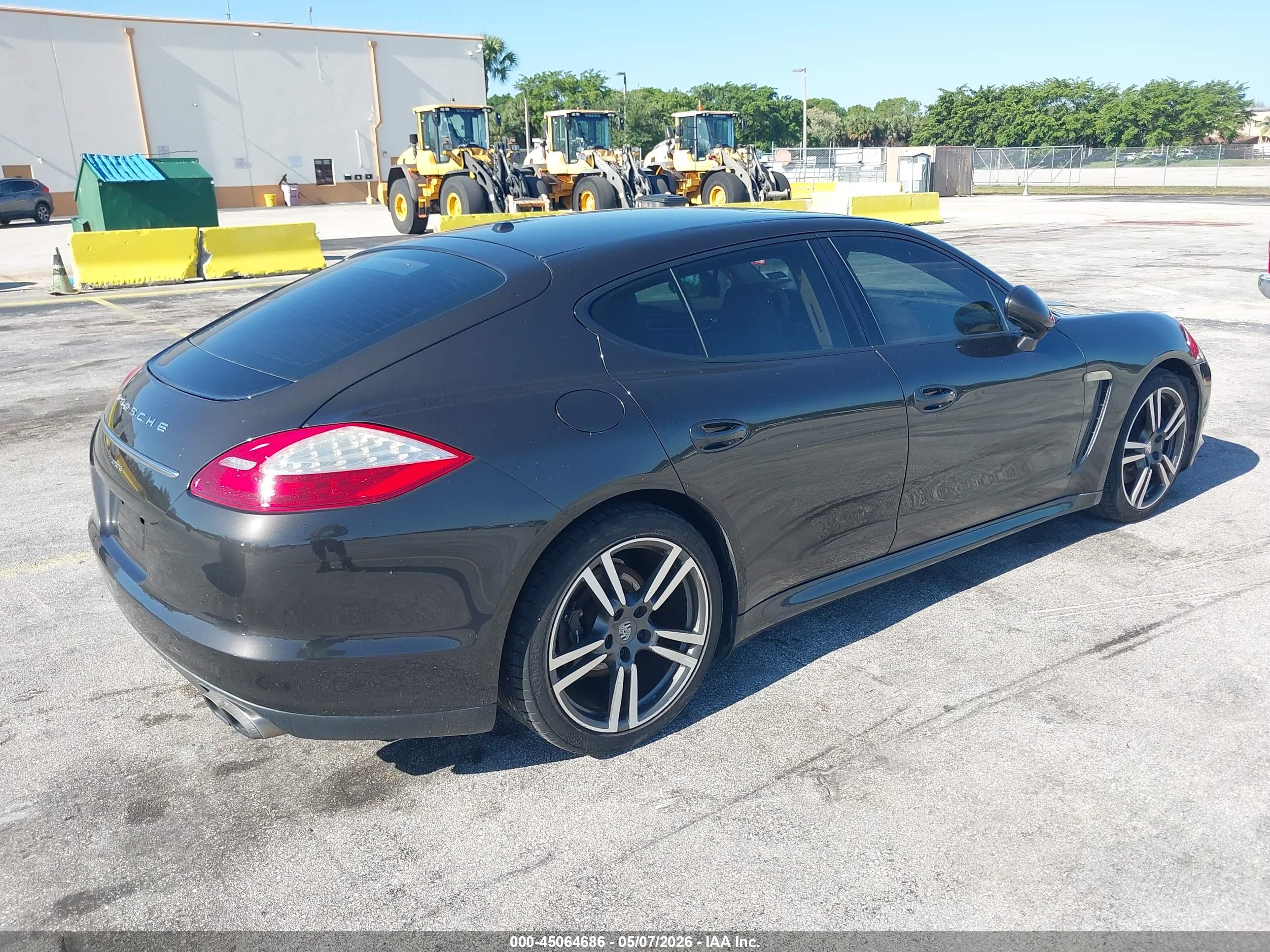 WP0AA2A75CL072582 — photo 4