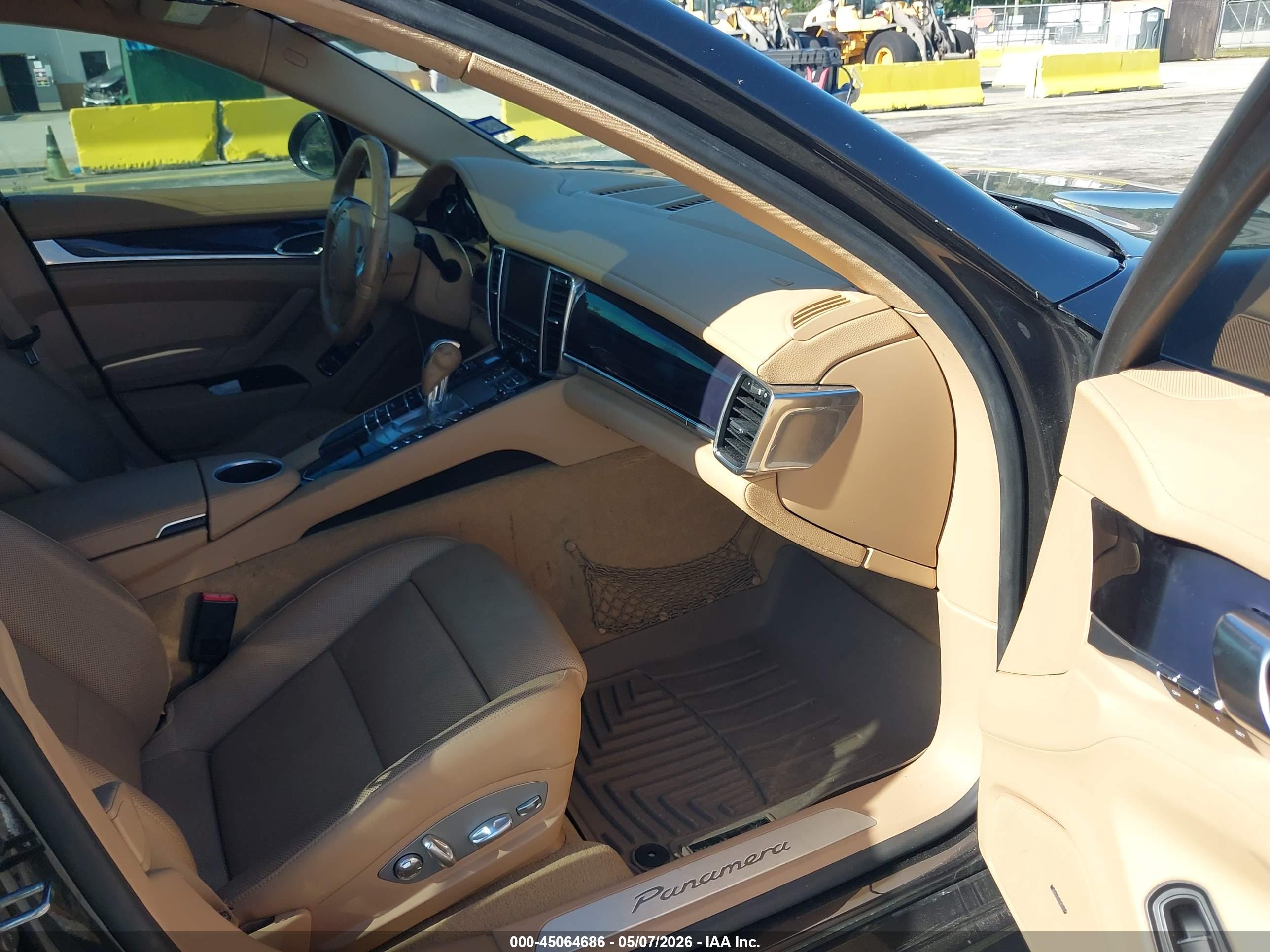 WP0AA2A75CL072582 — photo 5