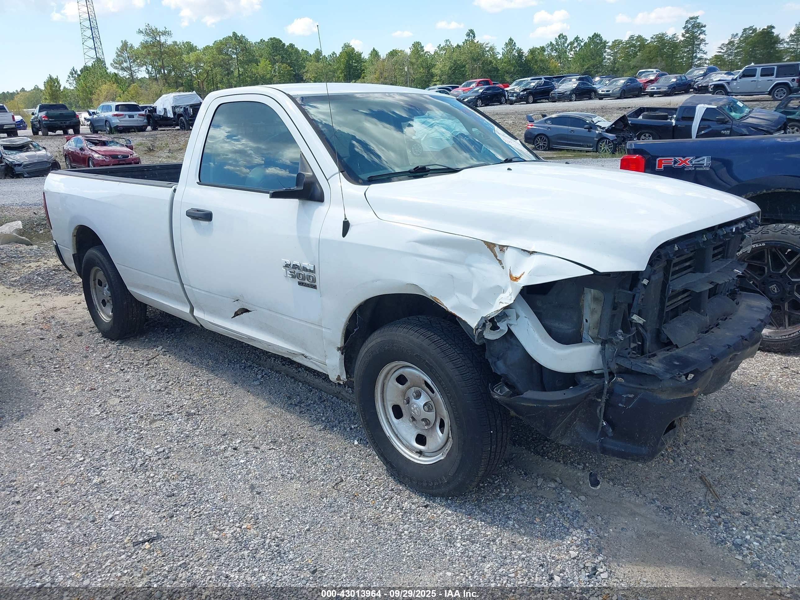 2019 RAM 1500 — VIN 3C6JR6DGXKG588757 — photo 1 of 16