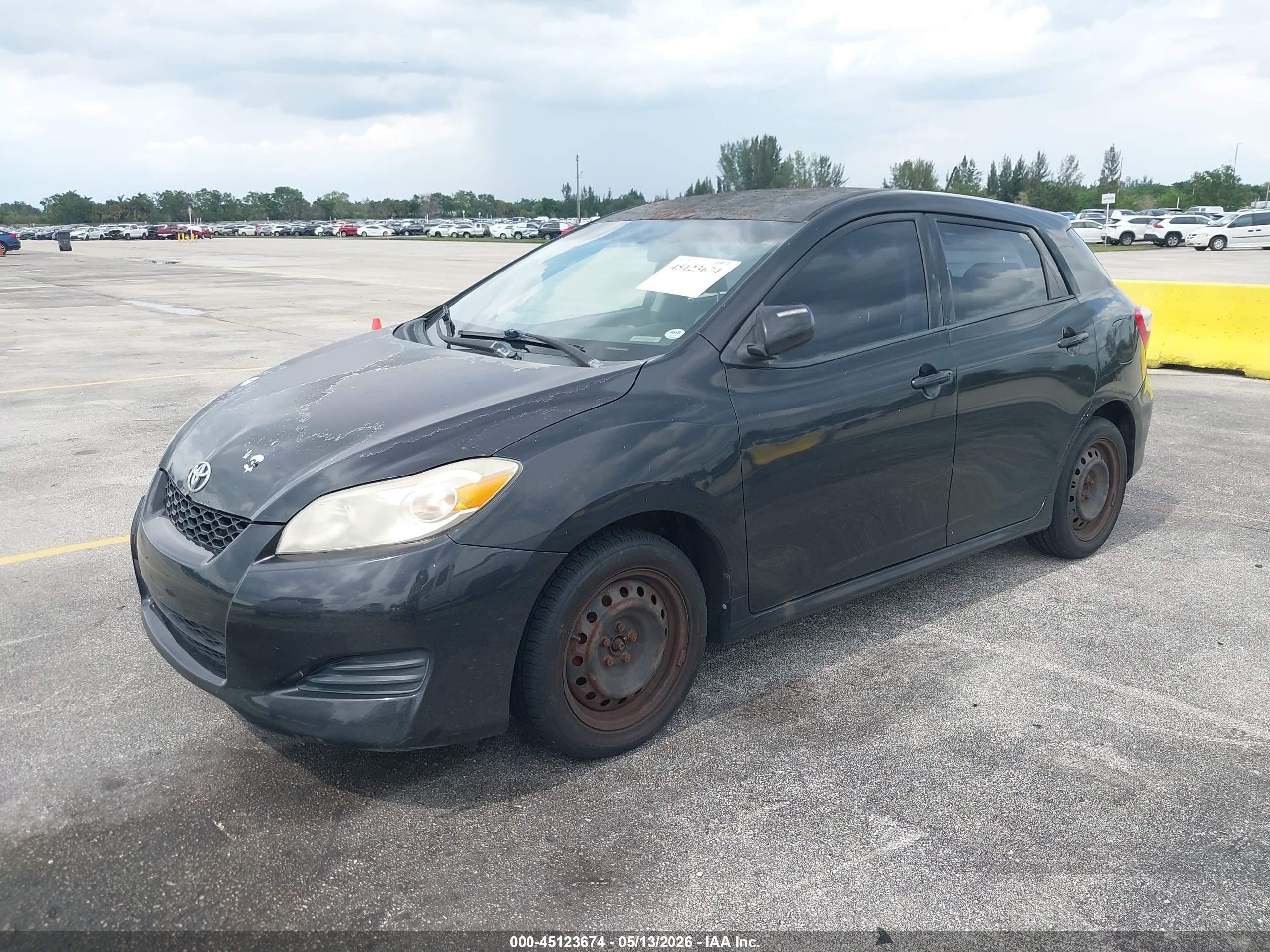 2009 TOYOTA Matrix — VIN 2T1KU40E19C047122 — photo 2