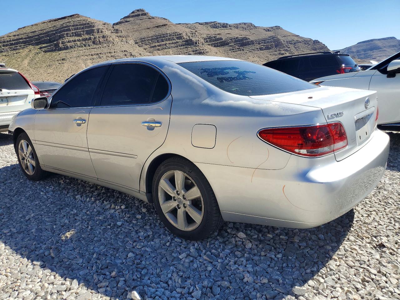 2005 LEXUS ES — VIN JTHBA30G755106426 — photo 2
