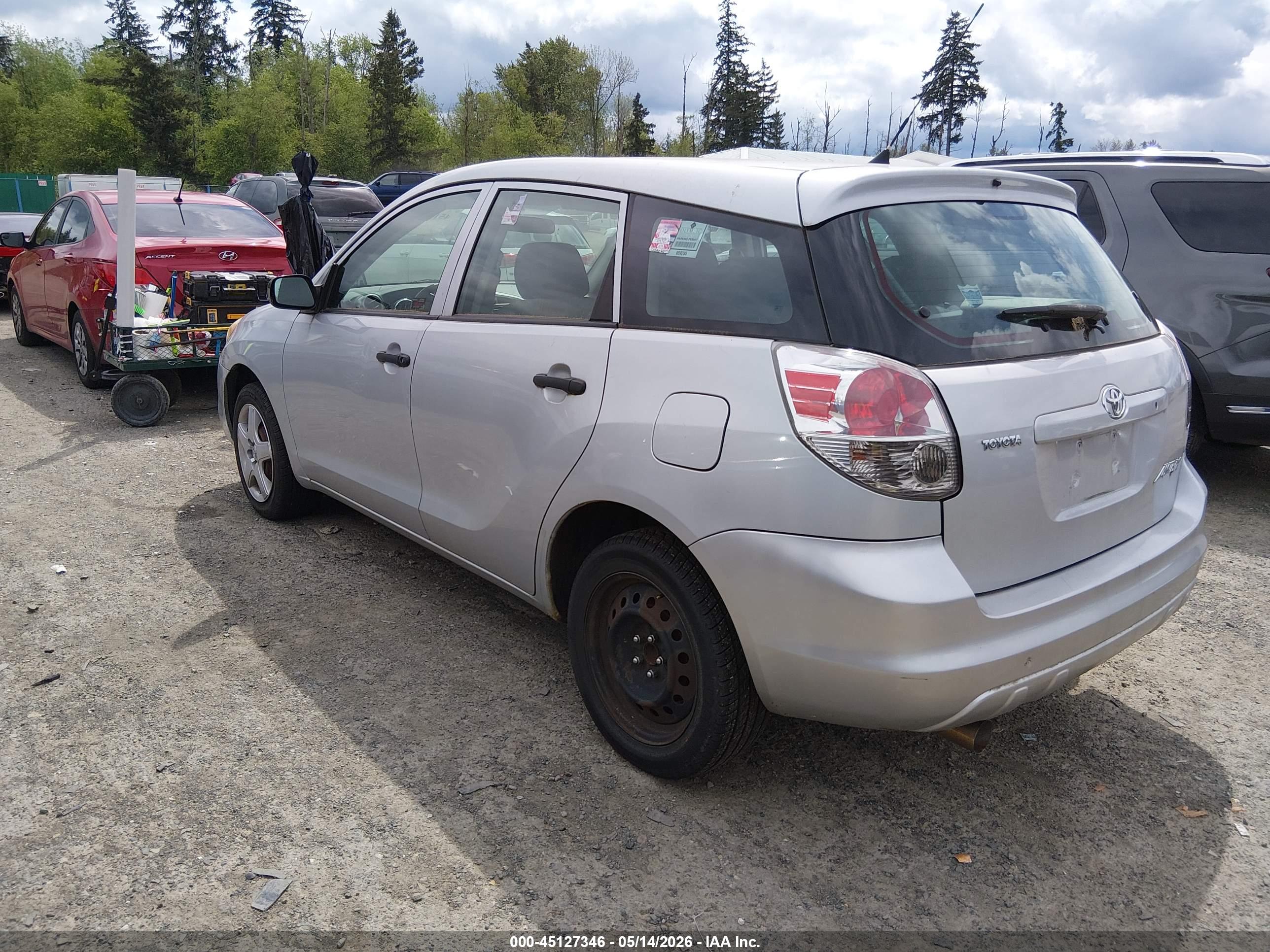 2005 TOYOTA Matrix — VIN 2T1KR32E85C431854 — photo 3