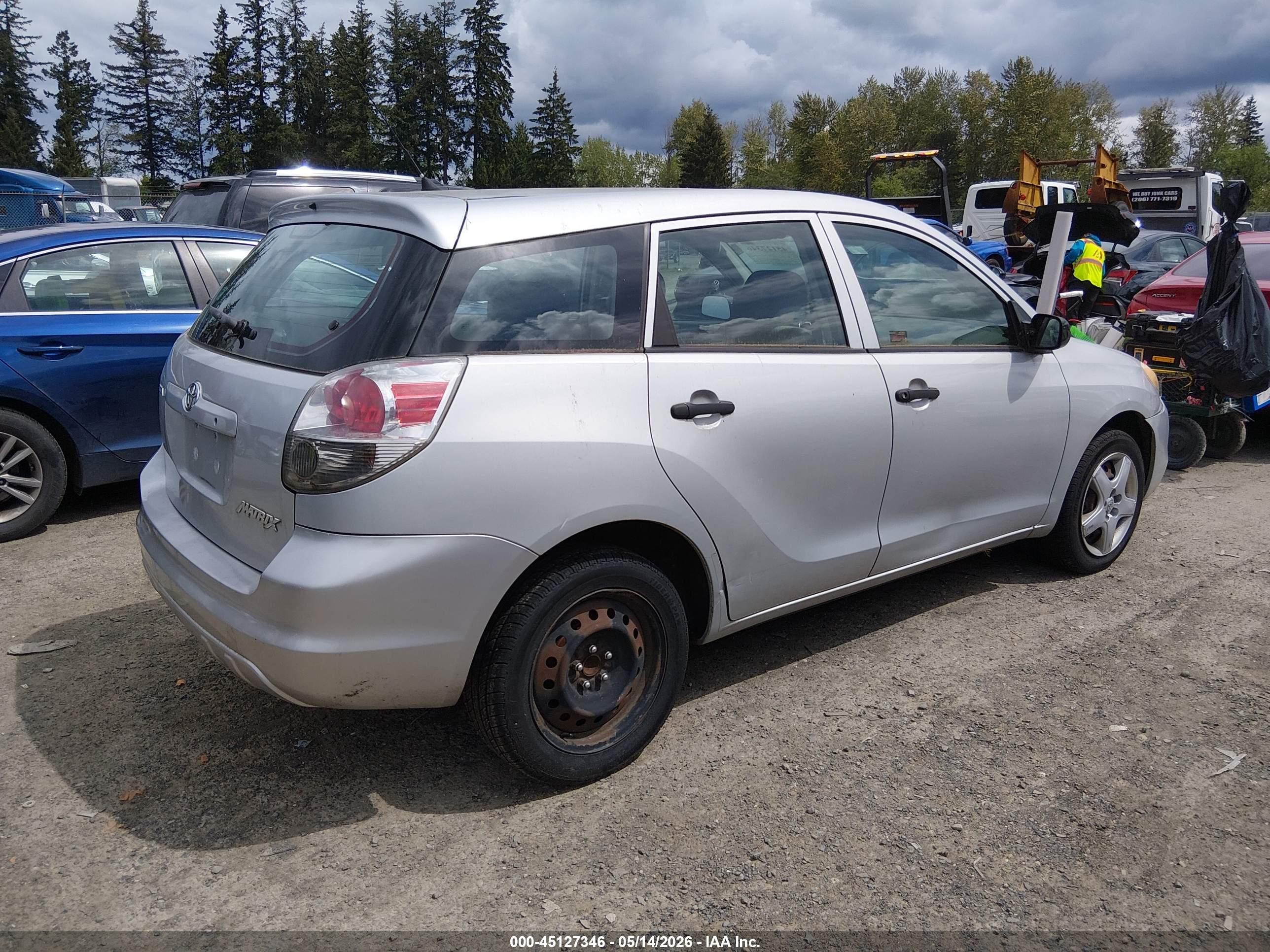 2005 TOYOTA Matrix — VIN 2T1KR32E85C431854 — photo 4