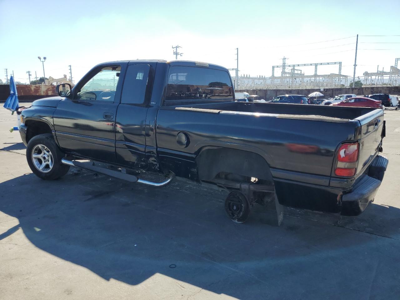 2001 DODGE RAM — VIN 3B7HF13Y61G710283 — photo 2
