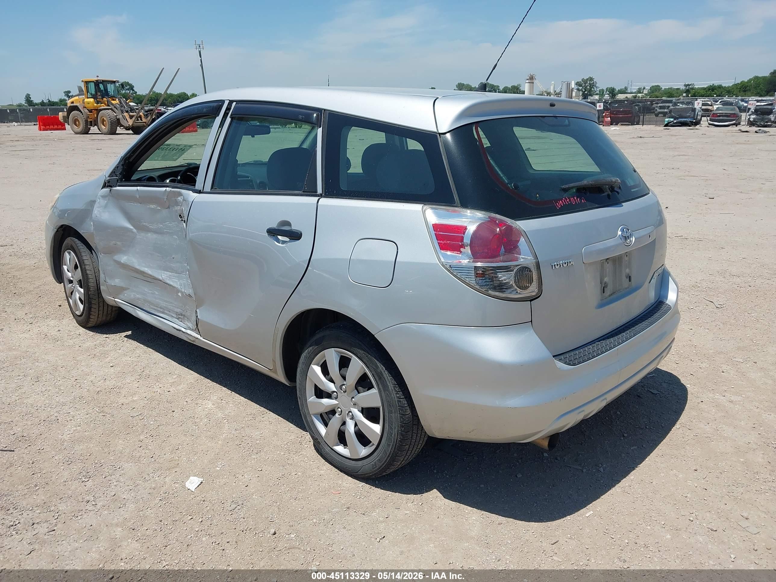 2005 TOYOTA Matrix — VIN 2T1KR32E75C346701 — photo 3