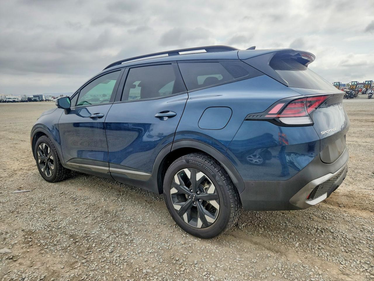 2023 KIA Sportage — VIN KNDPZDAH4P7034685 — photo 2