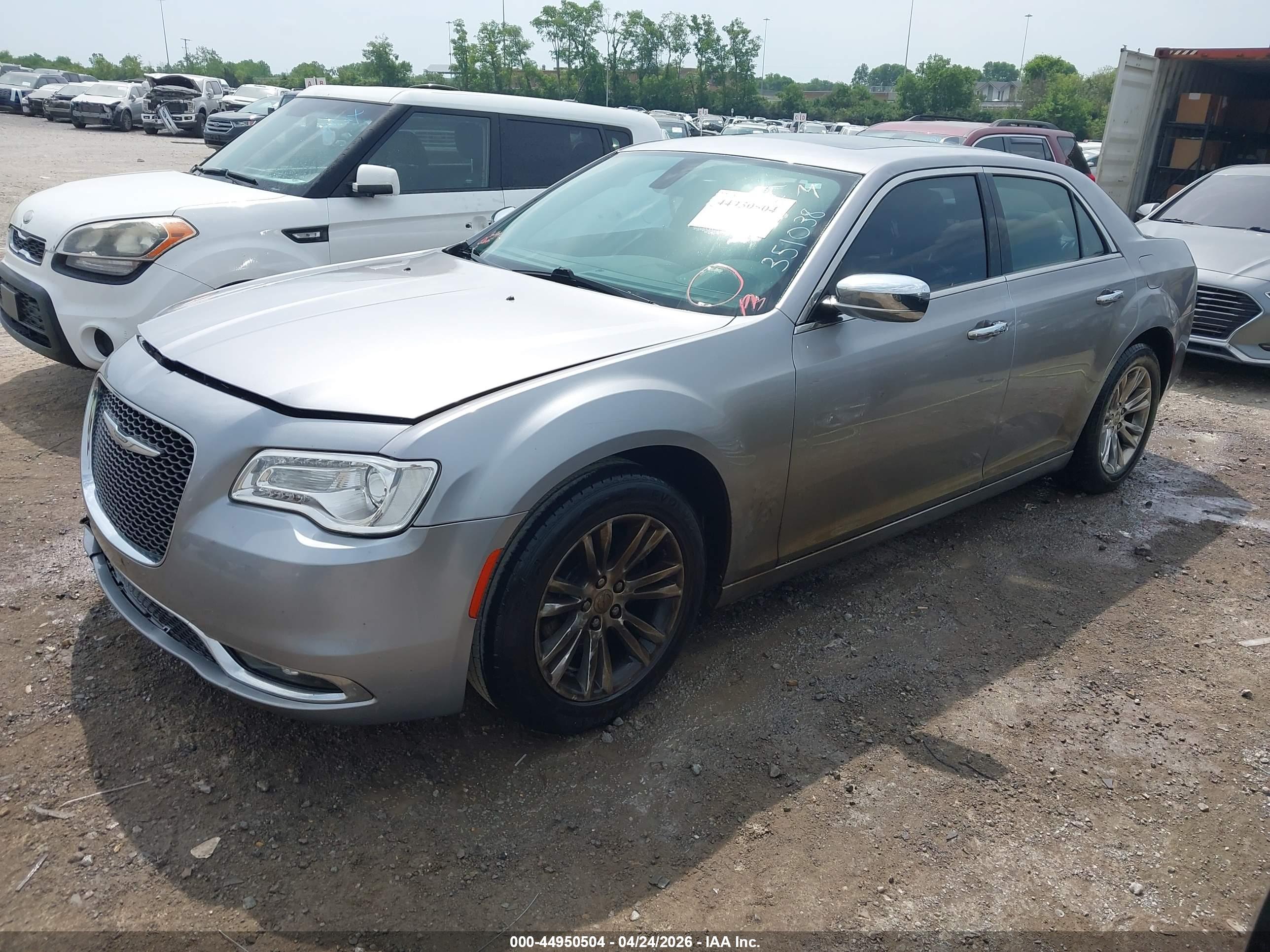 2016 CHRYSLER 300C — VIN 2C3CCAEGXGH351038 — photo 2