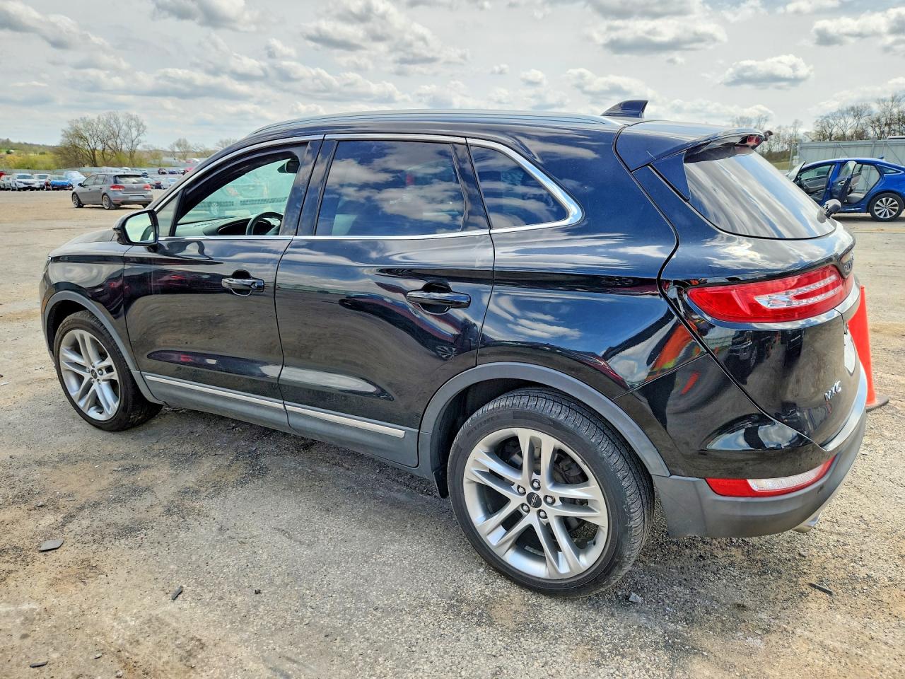 2016 LINCOLN MKC — VIN 5LMTJ3DH6GUJ00398 — photo 2