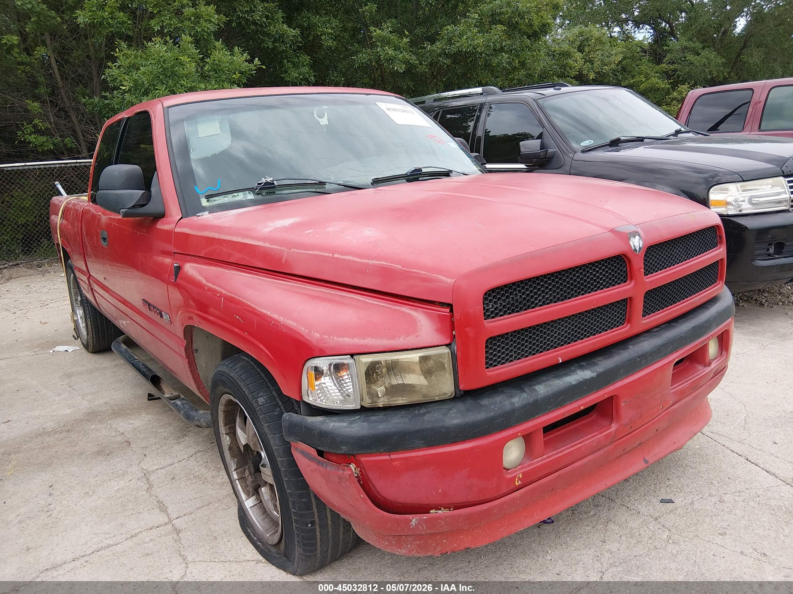 1998 DODGE RAM — VIN 3B7HC12Z5WG132655 — photo 1 of 11