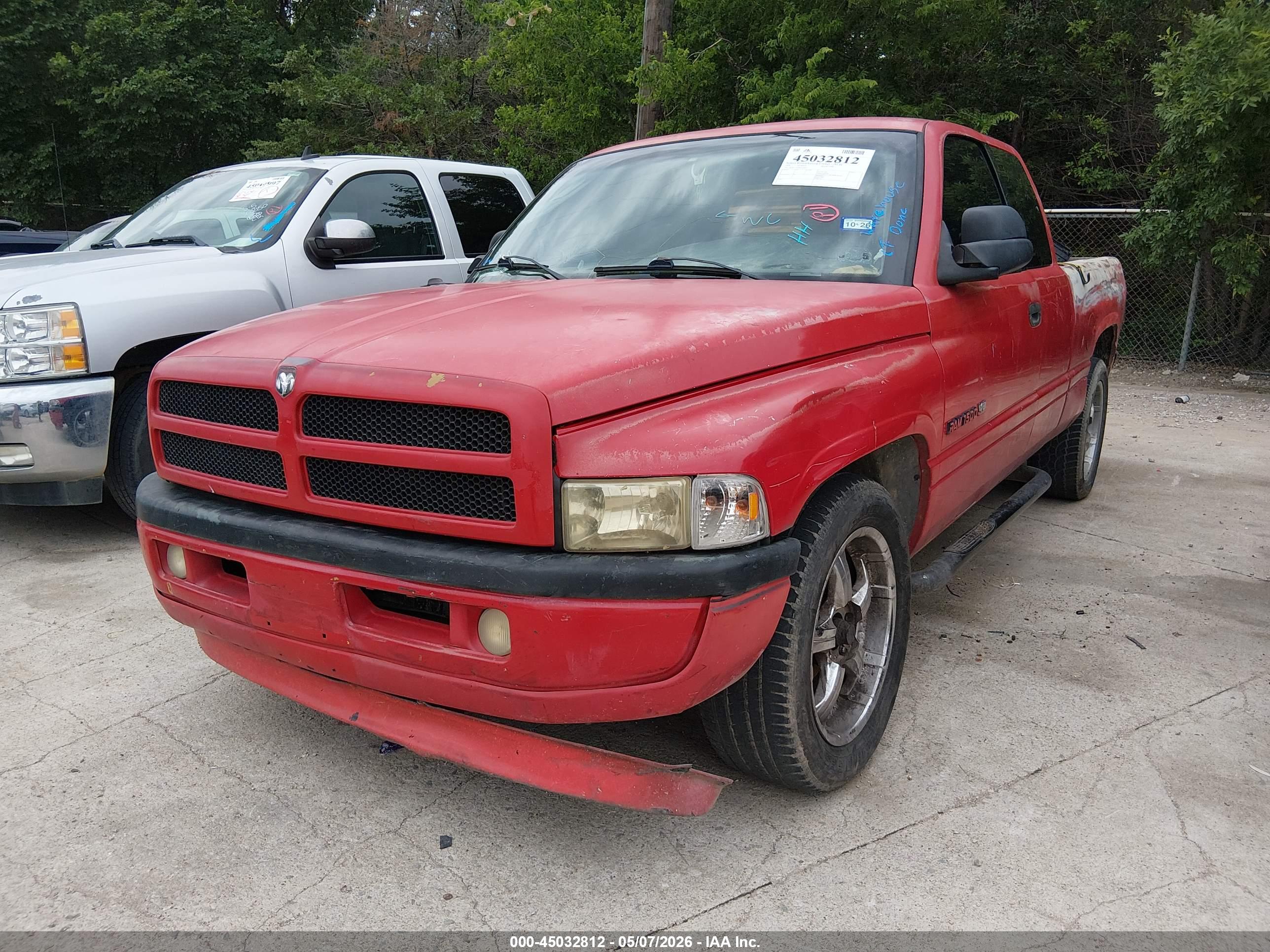 1998 DODGE RAM — VIN 3B7HC12Z5WG132655 — photo 2