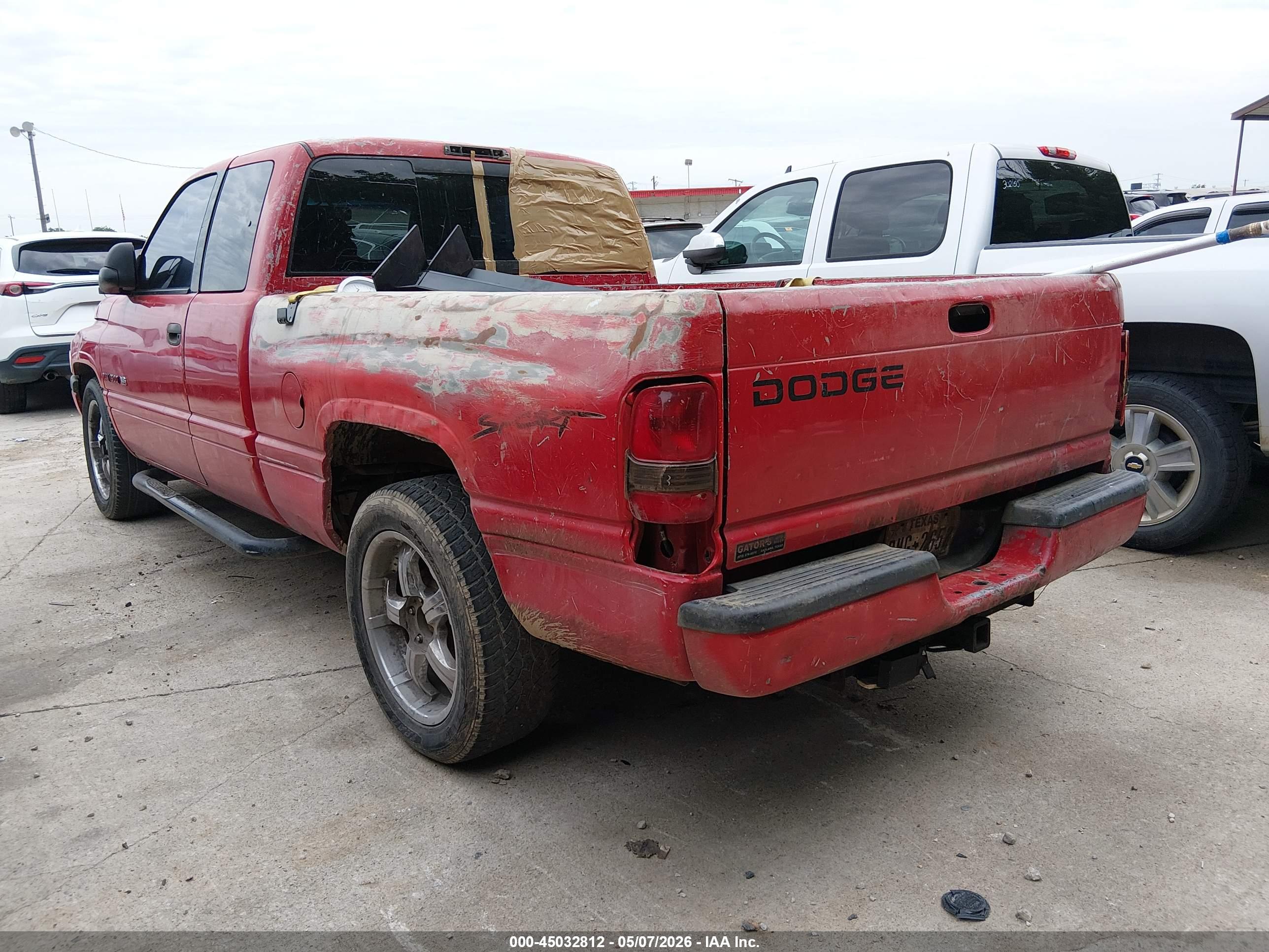 1998 DODGE RAM — VIN 3B7HC12Z5WG132655 — photo 3