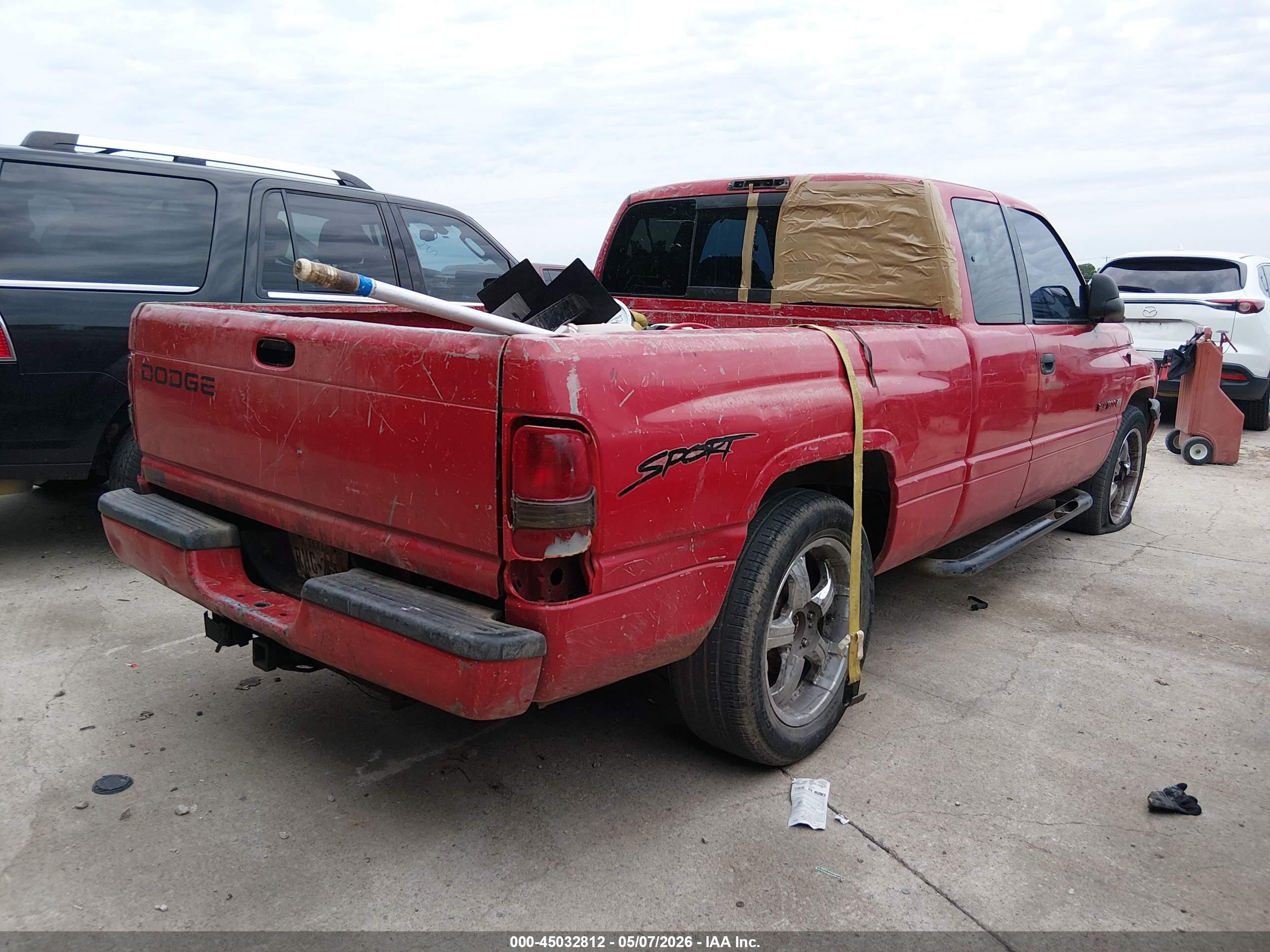 1998 DODGE RAM — VIN 3B7HC12Z5WG132655 — photo 4
