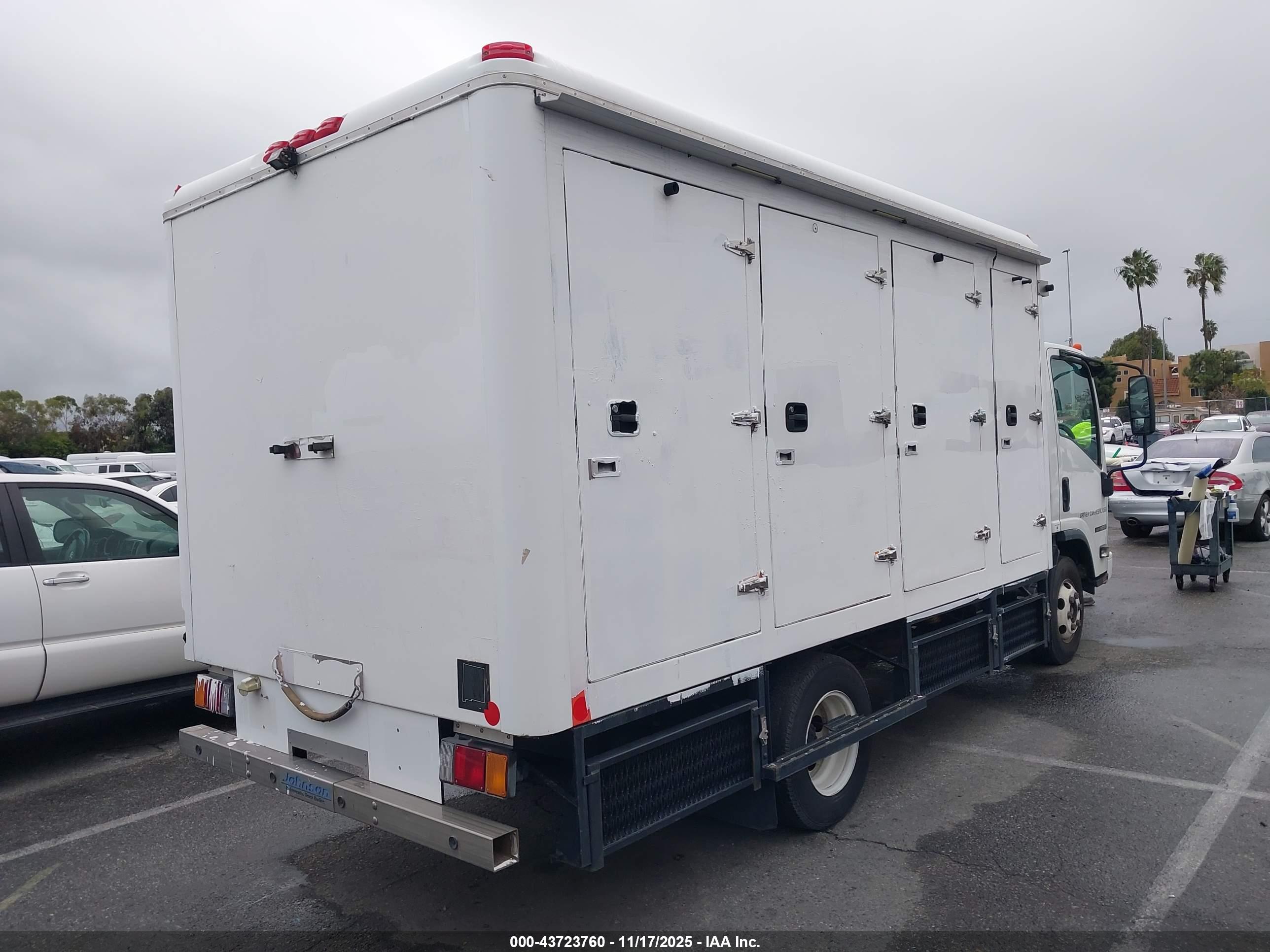 2017 ISUZU NPR — VIN 54DB4W1B7HS804808 — photo 4