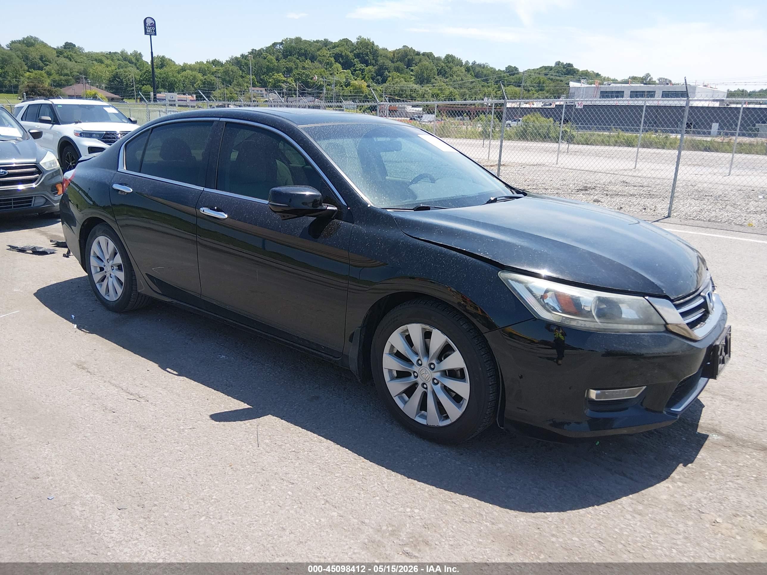 2013 HONDA Accord — VIN 1HGCR2F74DA078043 — photo 1 of 19