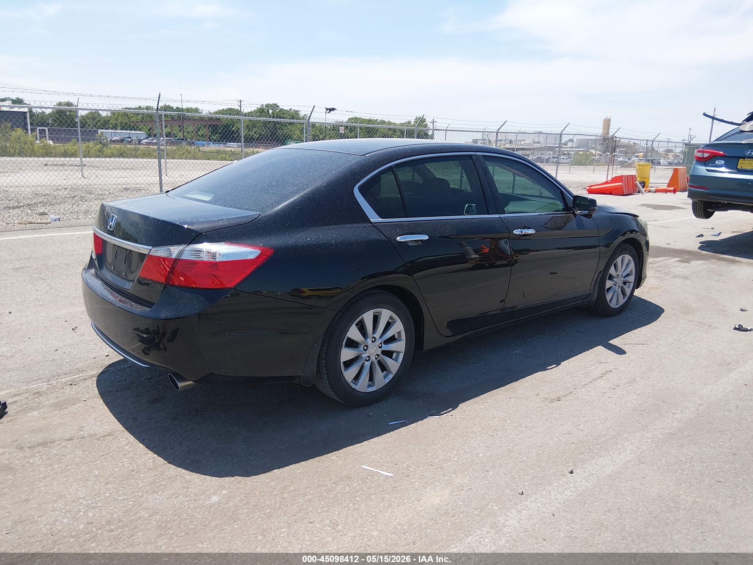 2013 HONDA Accord — VIN 1HGCR2F74DA078043 — photo 4