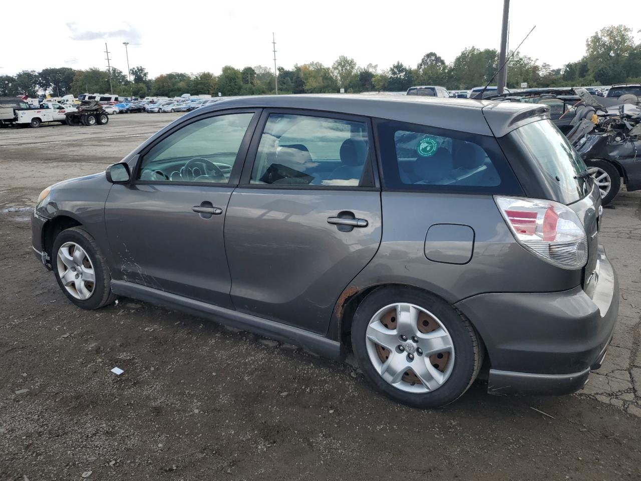 2005 TOYOTA Matrix — VIN 2T1LR30E75C487565 — photo 2