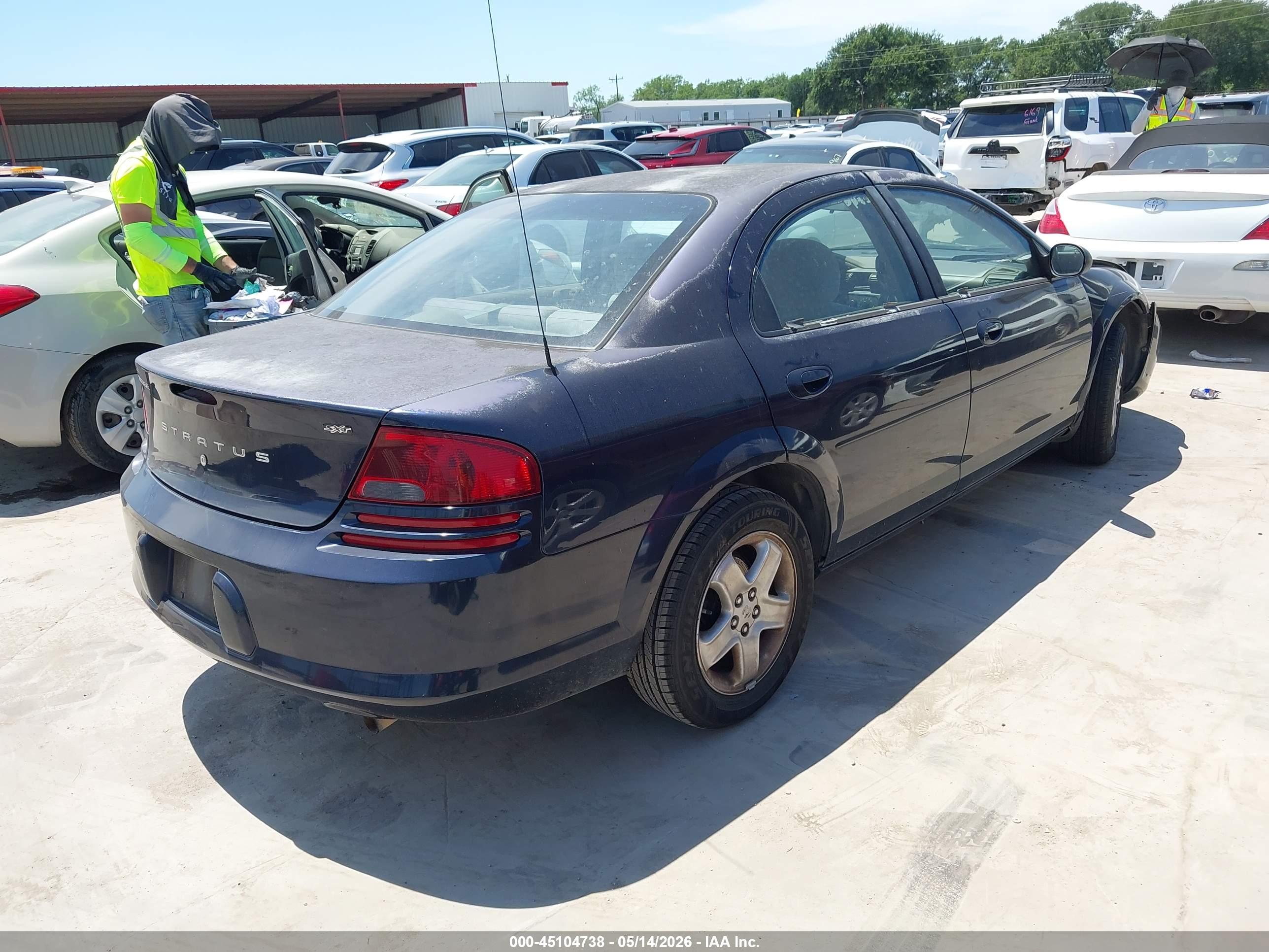 2003 DODGE Stratus — VIN 1B3EL46X33N512935 — photo 4