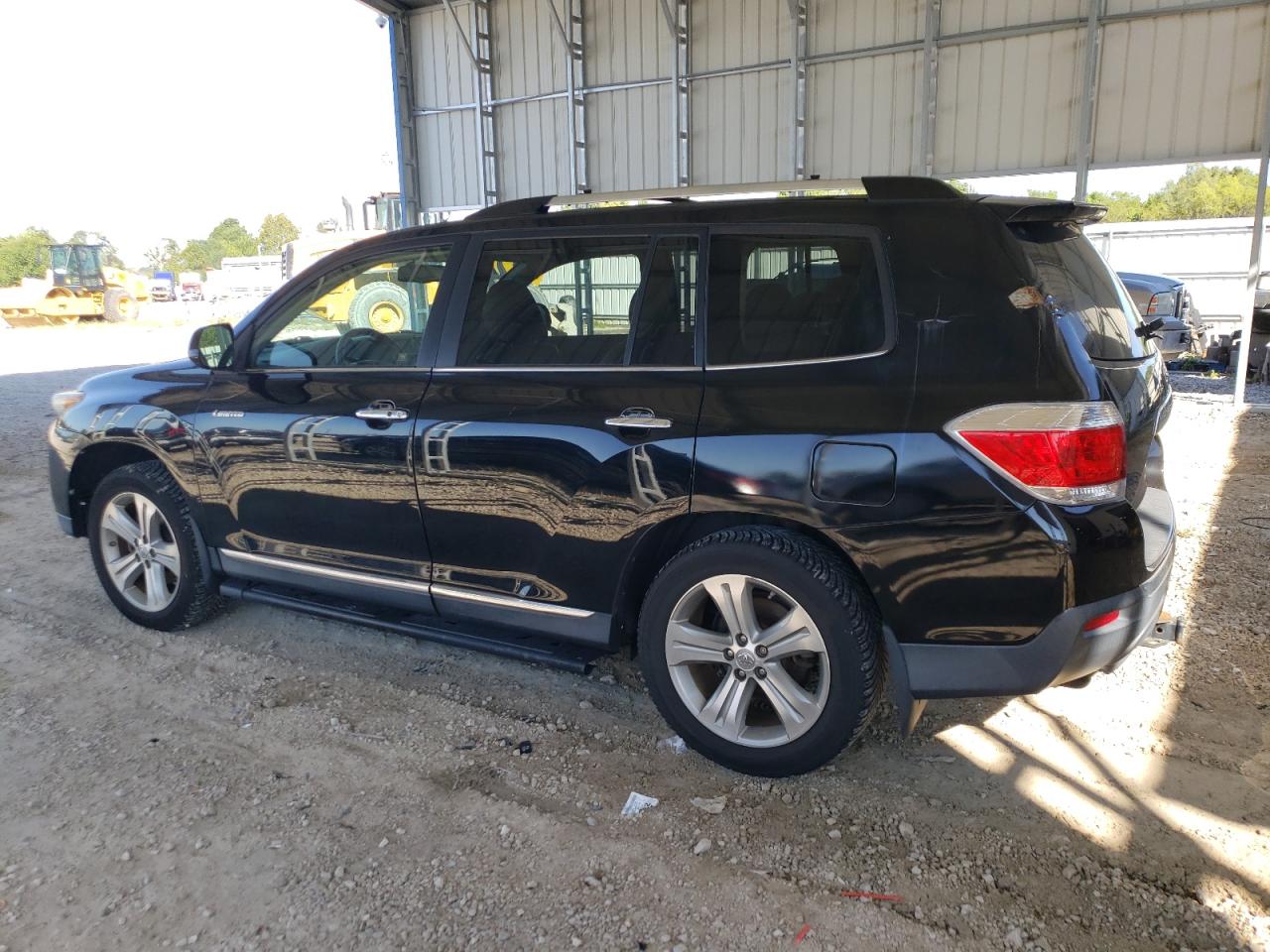 2013 TOYOTA Highlander — VIN 5TDDK3EH1DS207897 — photo 2