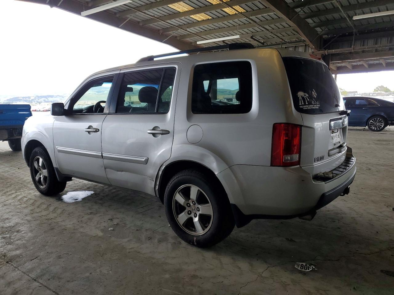 2009 HONDA Pilot — VIN 5FNYF48639B045143 — photo 2