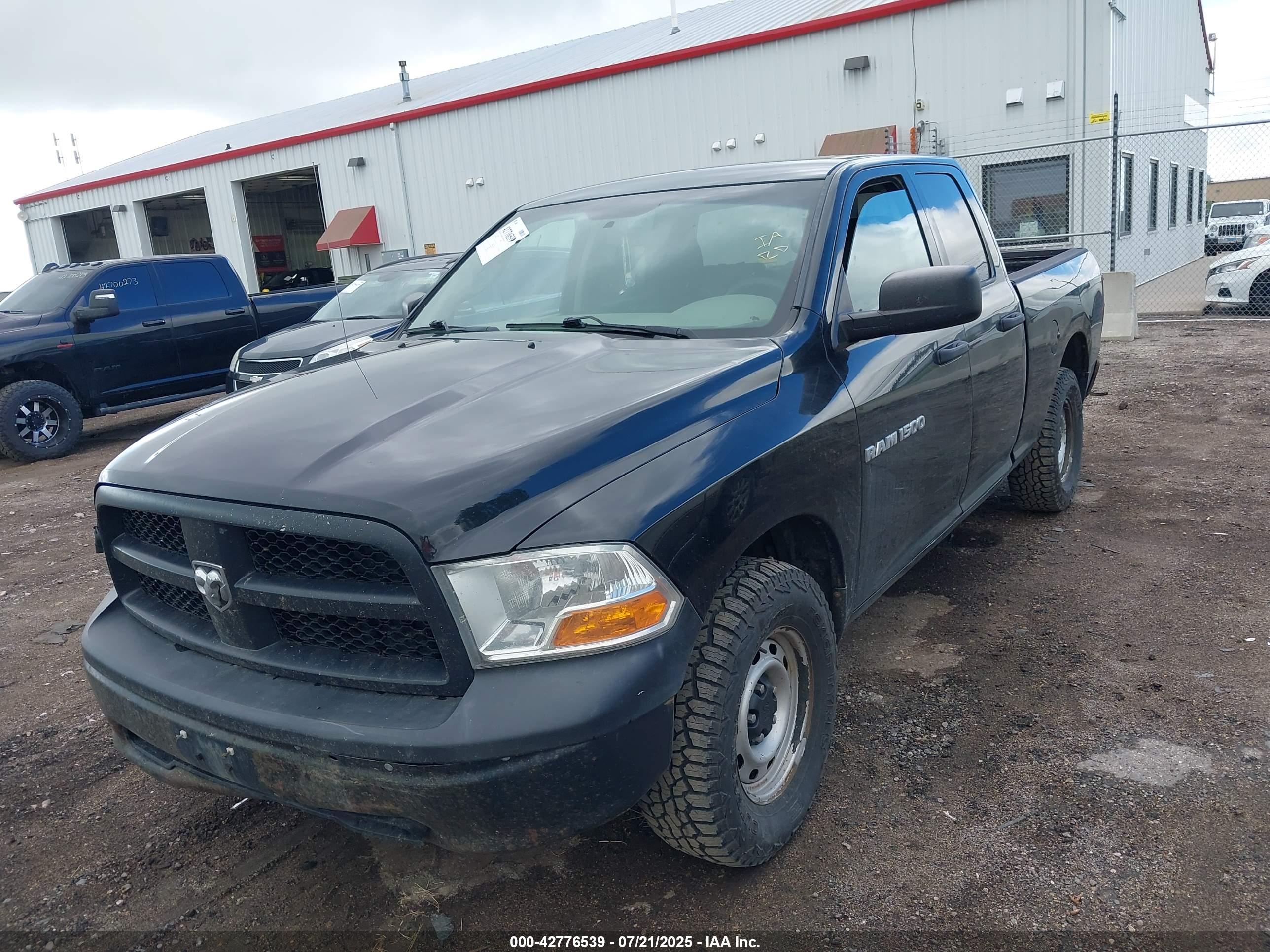 2012 RAM 1500 — VIN 1C6RD7FP6CS179833 — photo 2