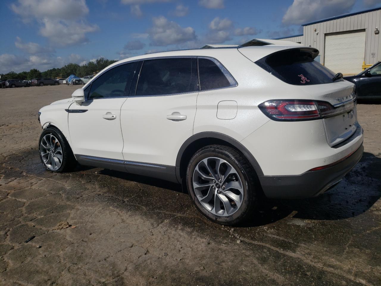 2022 LINCOLN Nautilus — VIN 2LMPJ6K90NBL10441 — photo 2