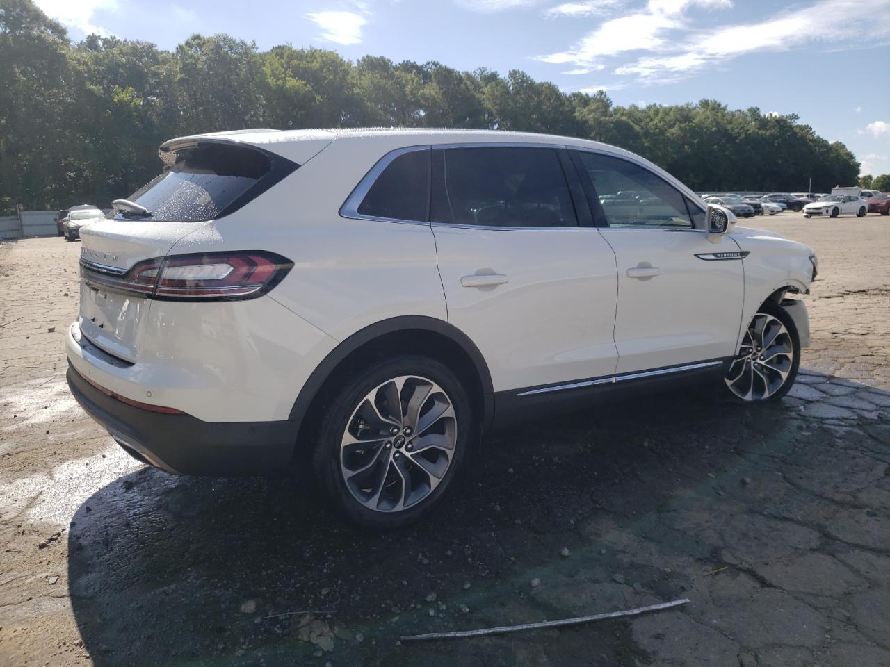 2022 LINCOLN Nautilus — VIN 2LMPJ6K90NBL10441 — photo 3