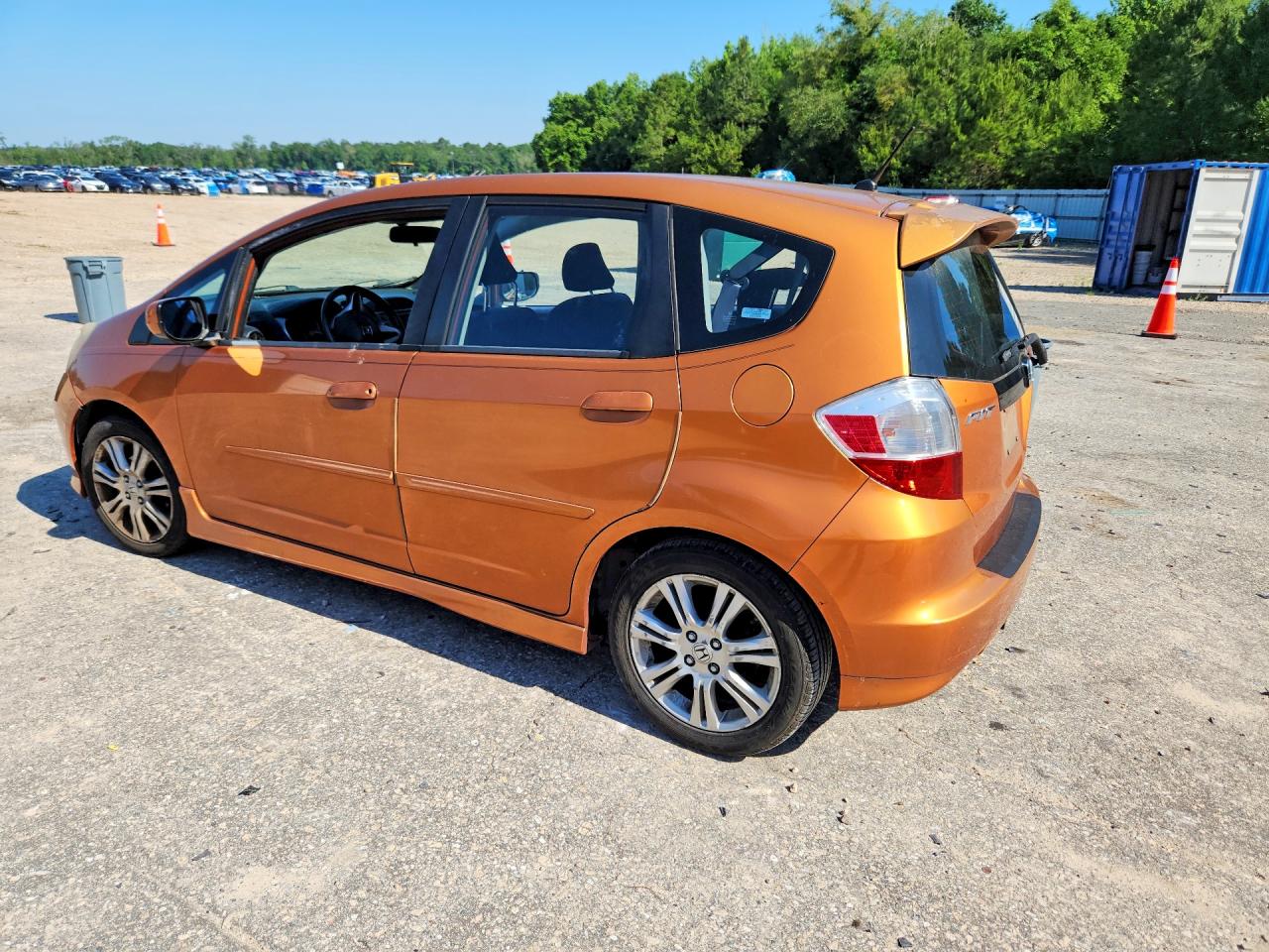 2009 HONDA Fit — VIN JHMGE88639S046901 — photo 2