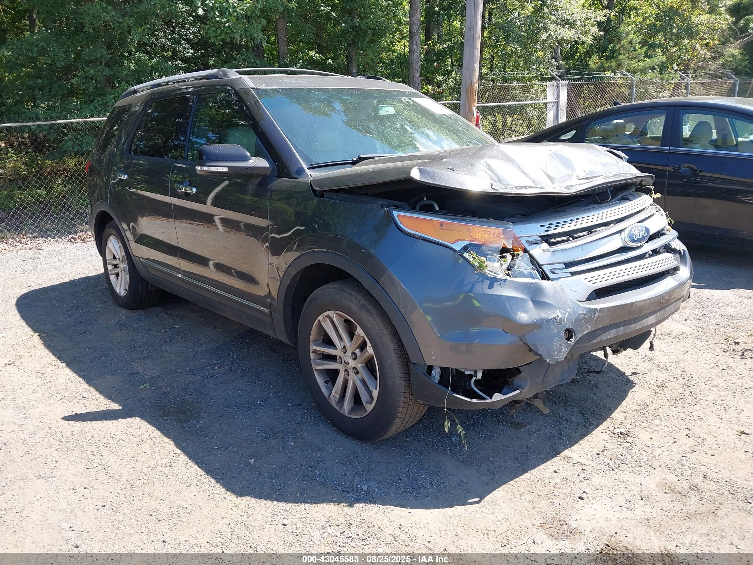 2015 FORD Explorer — VIN 1FM5K7D97FGB13845 — photo 1 of 16