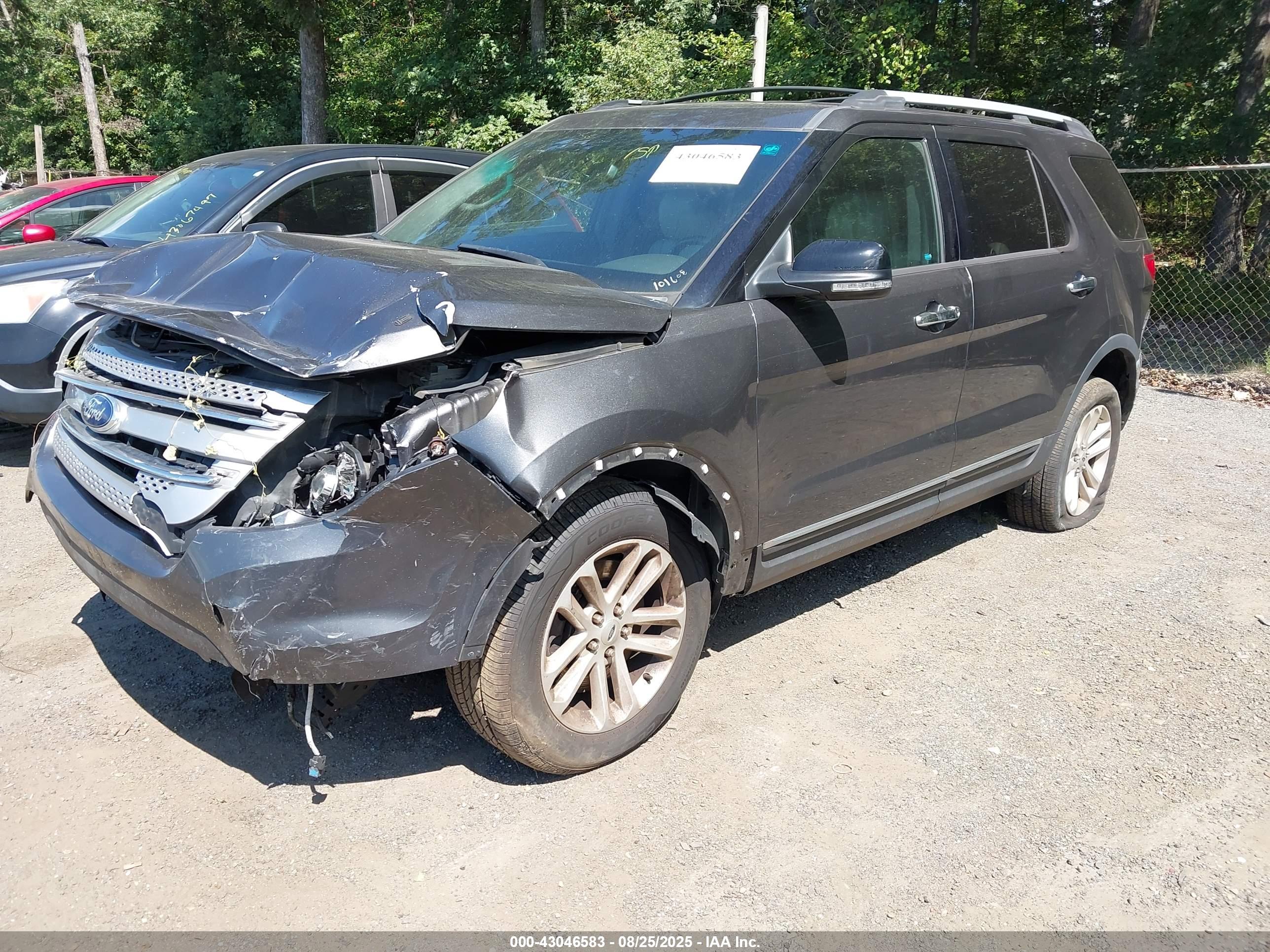 2015 FORD Explorer — VIN 1FM5K7D97FGB13845 — photo 2