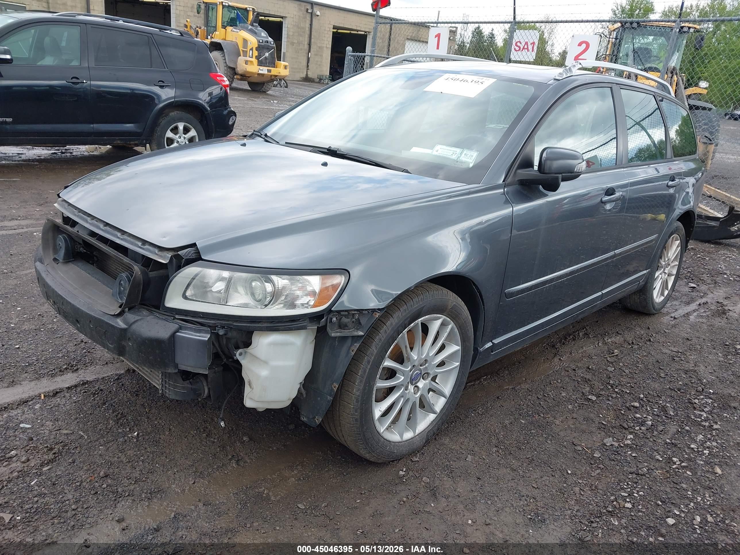 2008 VOLVO V50 — VIN YV1MJ672682396325 — photo 2
